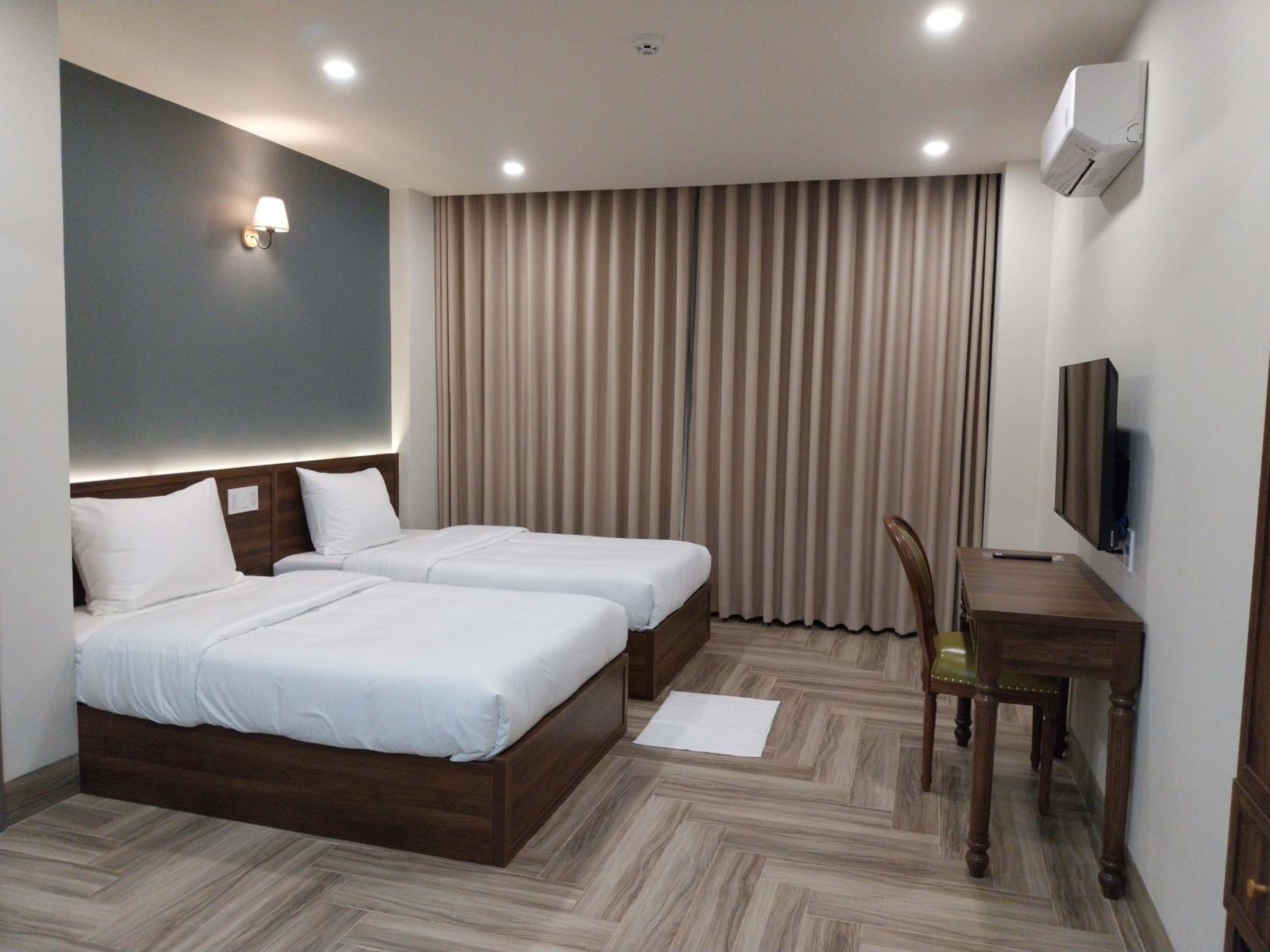 Twin Room With Balcony - Photo 6