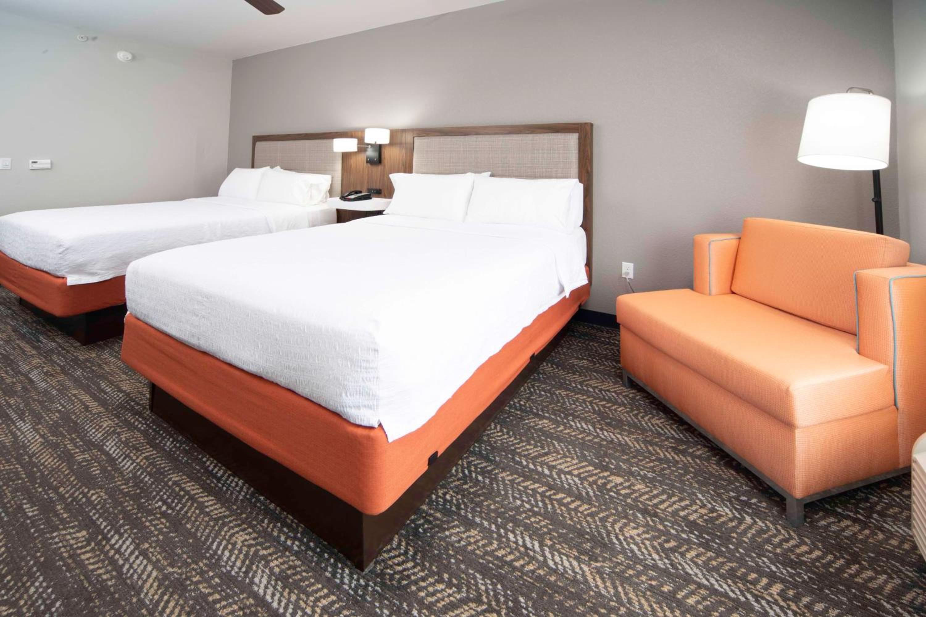 Room with Two Queen Beds - Non-Smoking - Photo 1