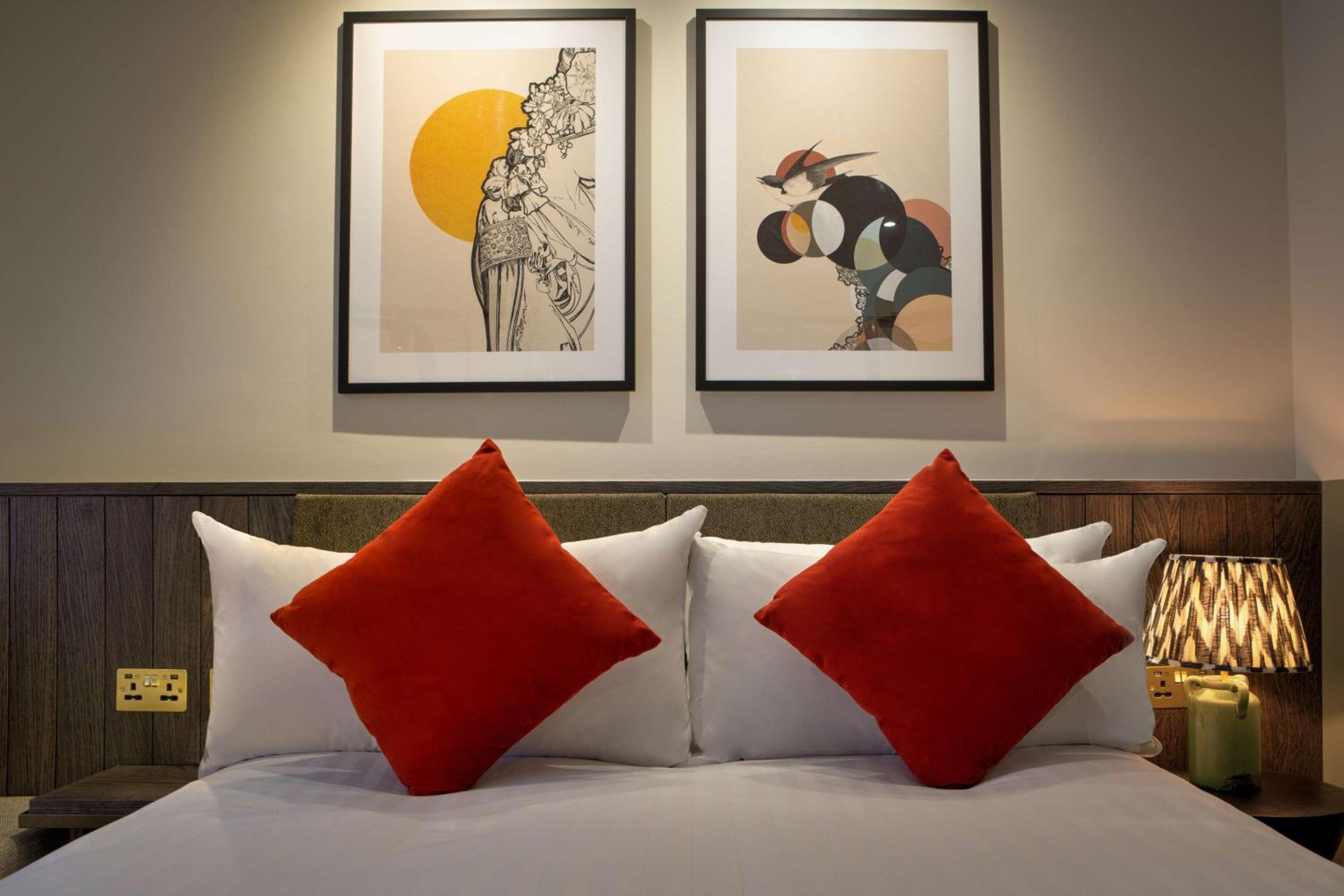 Queen Room