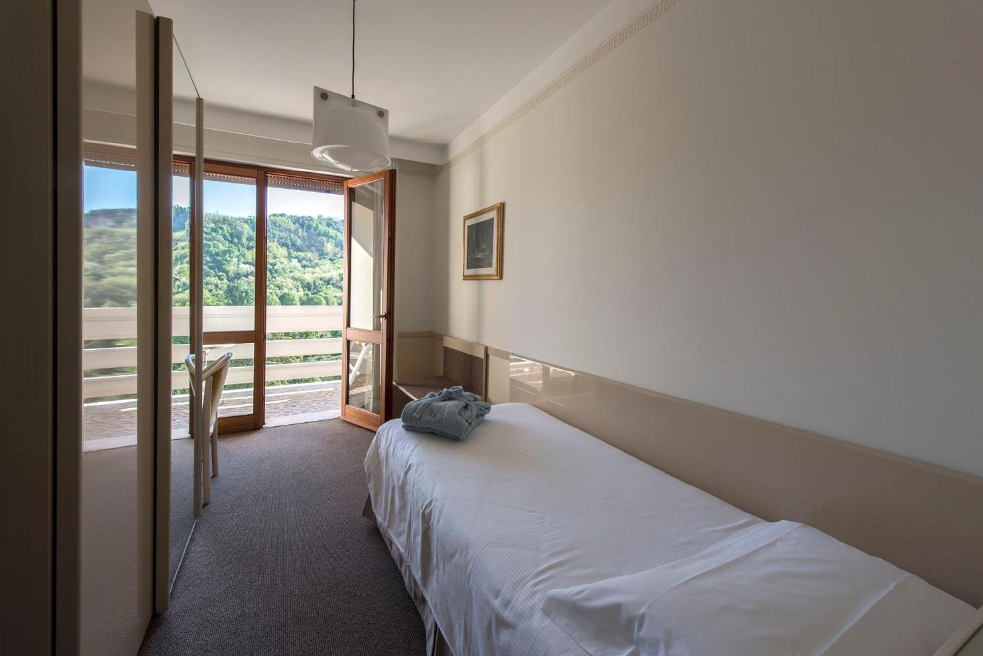 Single Room with Balcony photo 1