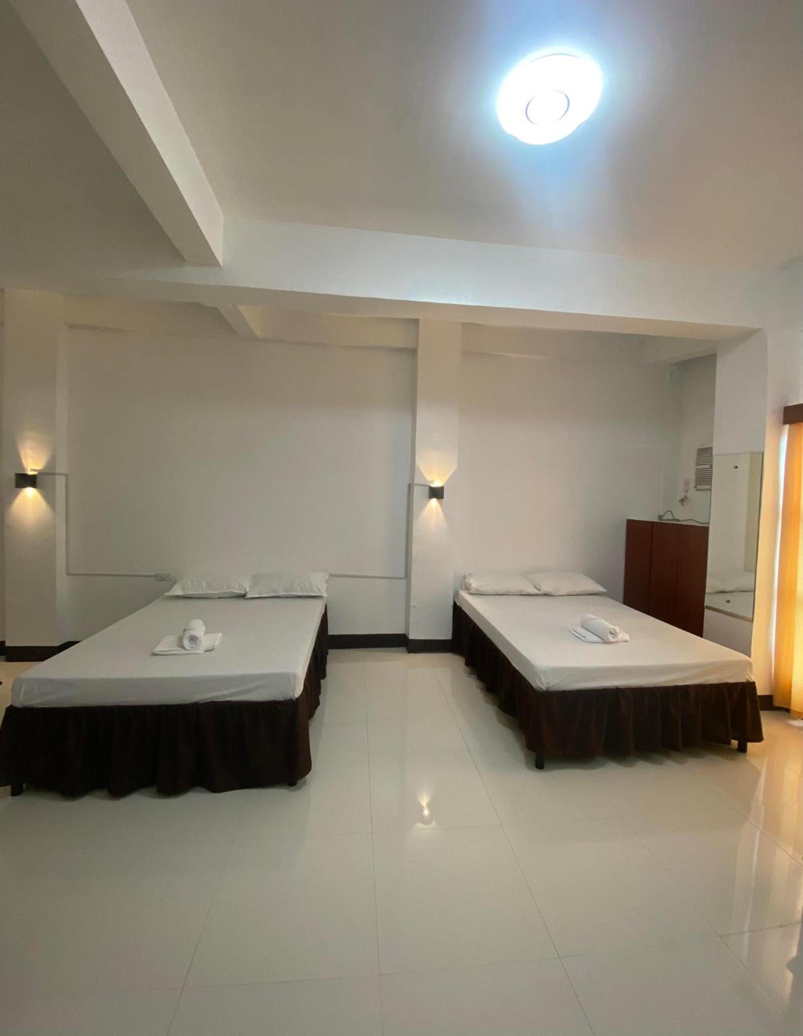6-Bed Mixed Dormitory Room photo 3
