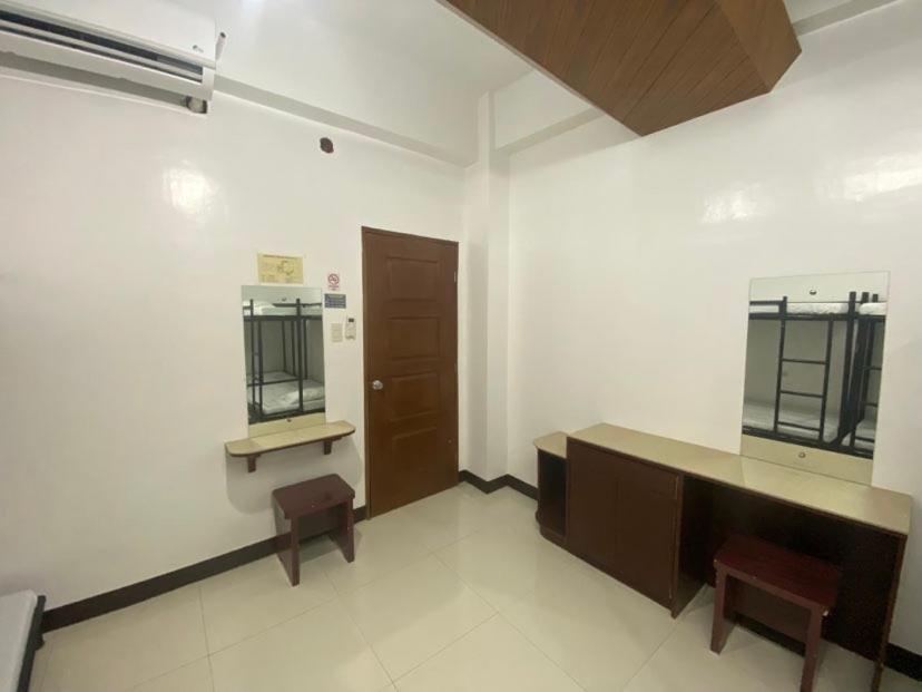 Mixed Dormitory Room photo 3