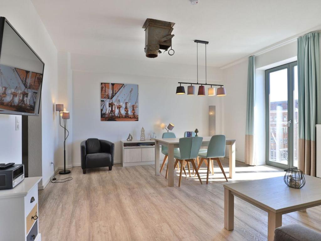 One-Bedroom Apartment with Balcony