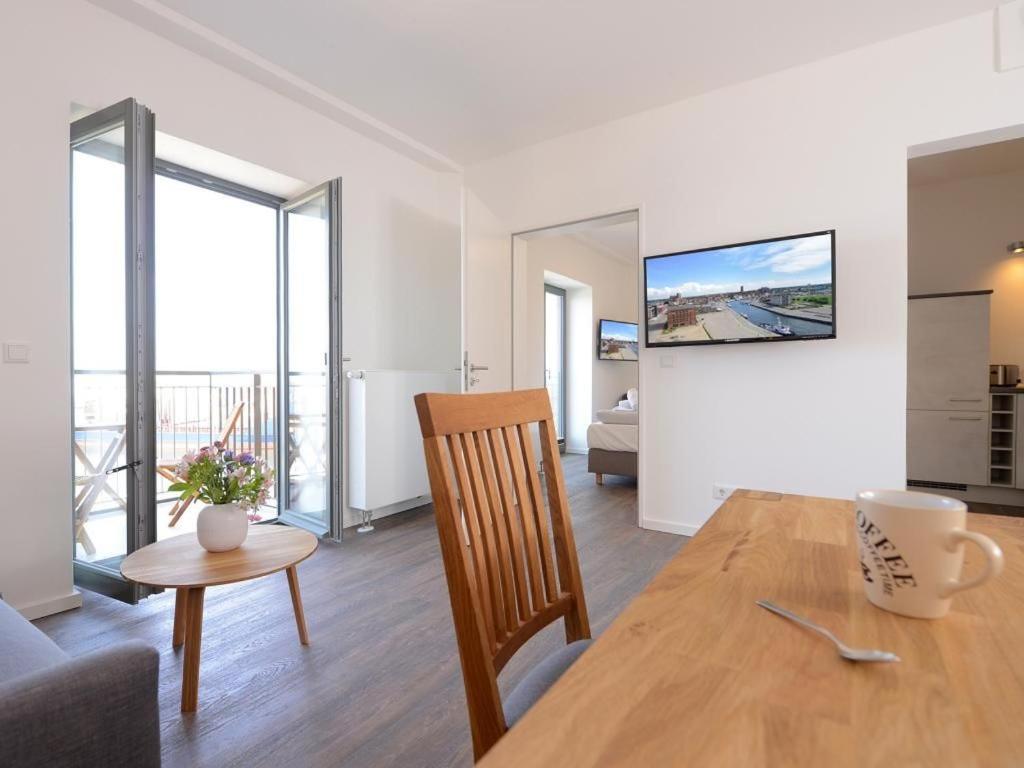 One-Bedroom Apartment with Balcony