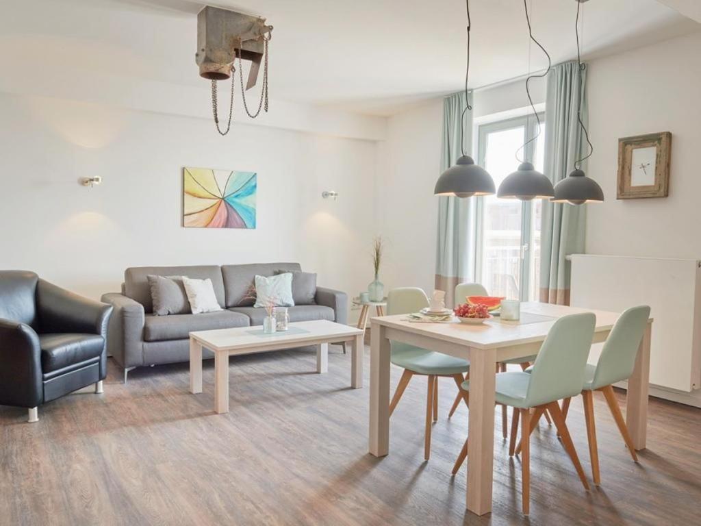 One-Bedroom Apartment with Balcony