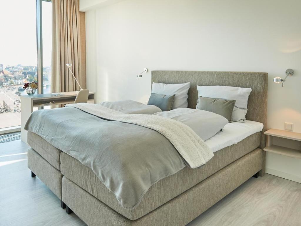 Two-Bedroom Apartment with Shower