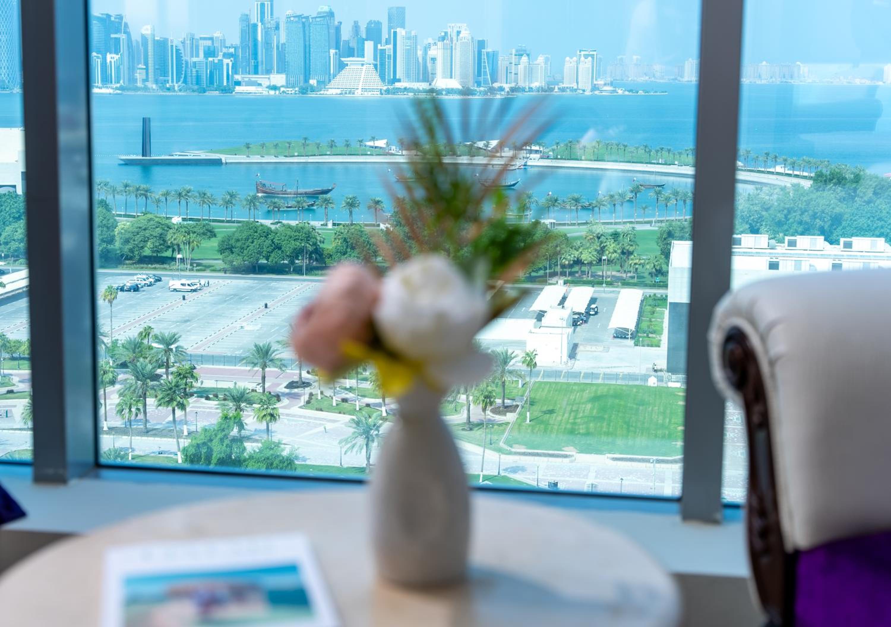 Deluxe King Room Corniche View photo 2