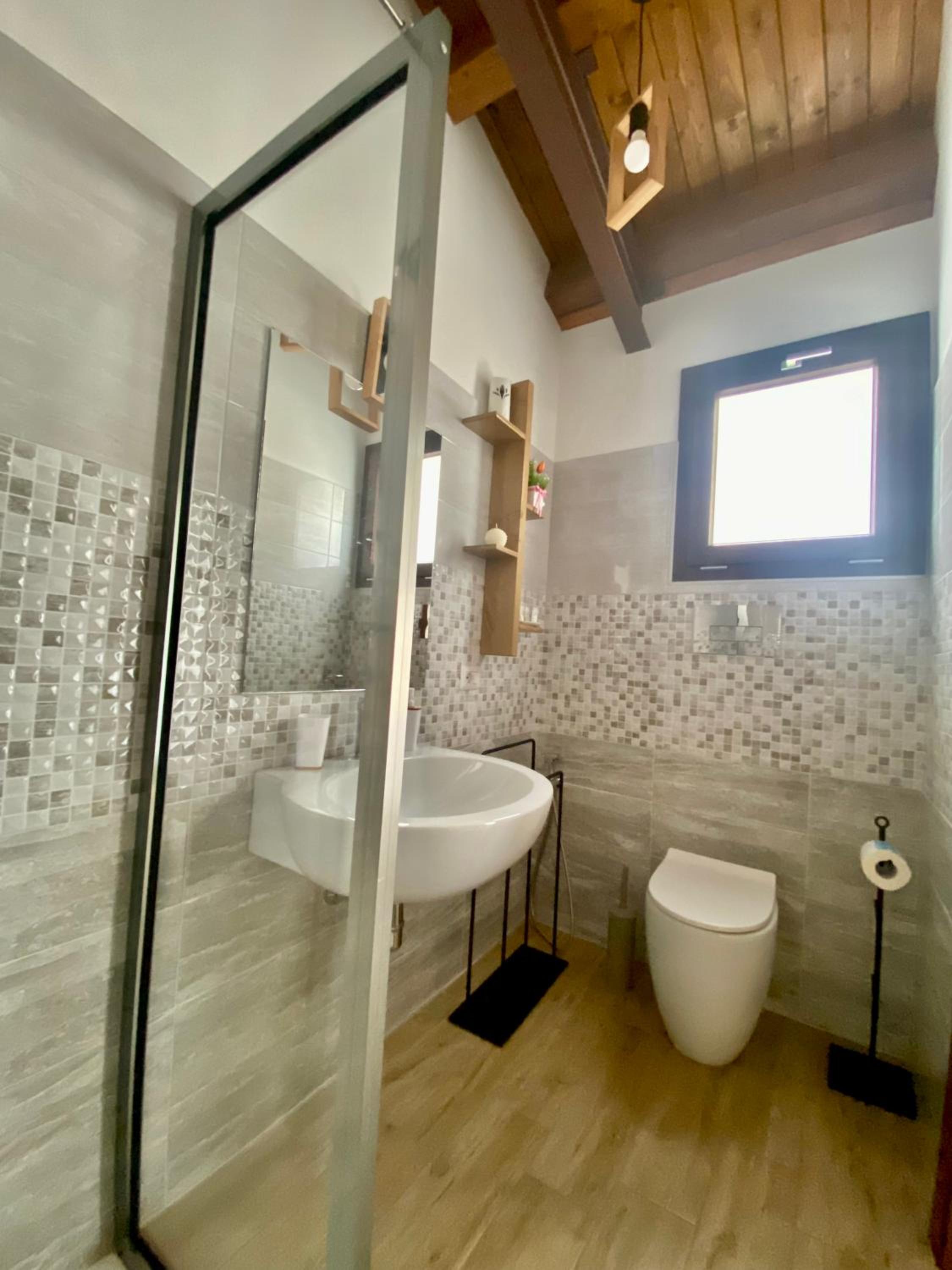 Double or Twin Room - Photo 16