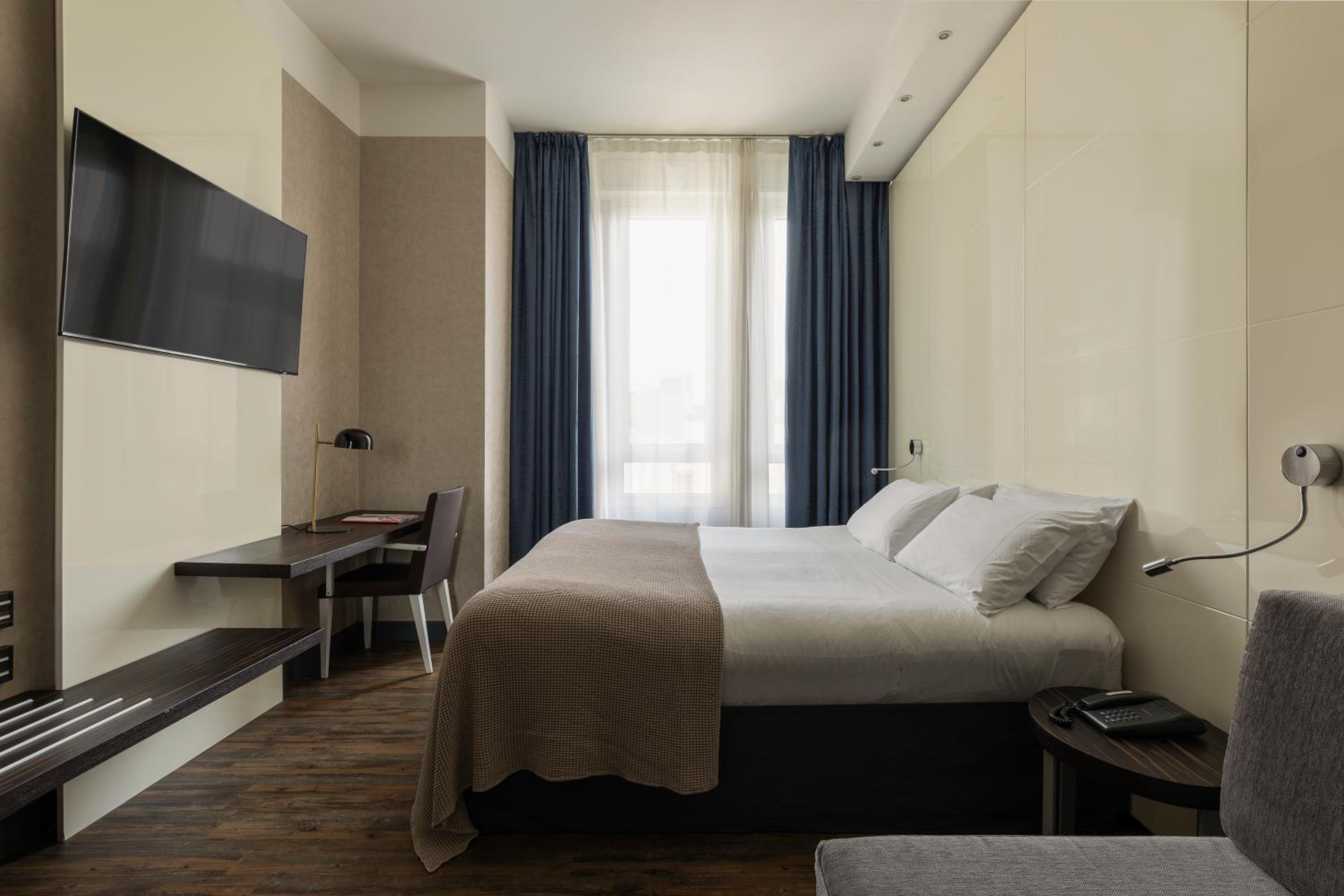 Quadruple Room - Photo 12
