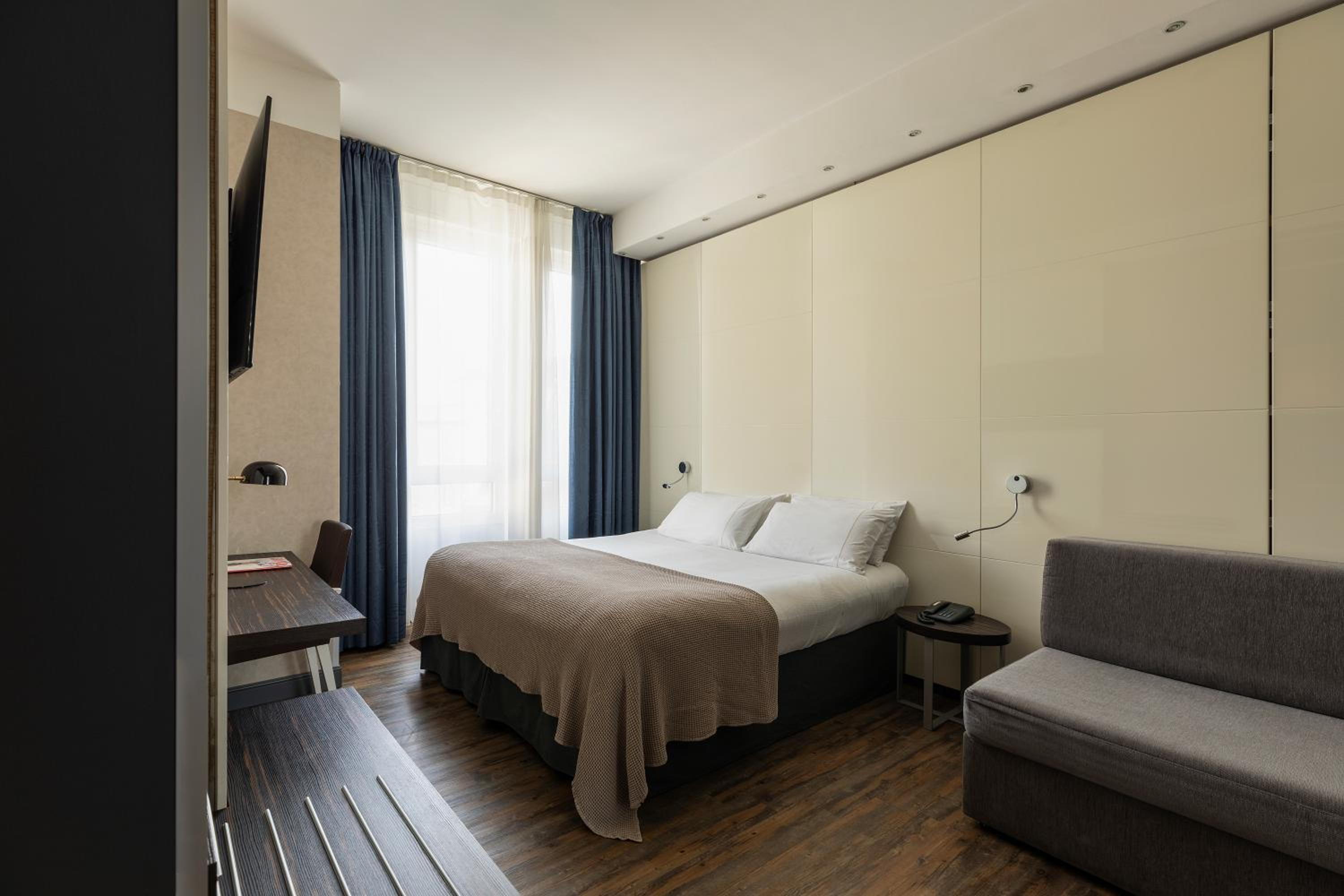 Quadruple Room - Photo 5