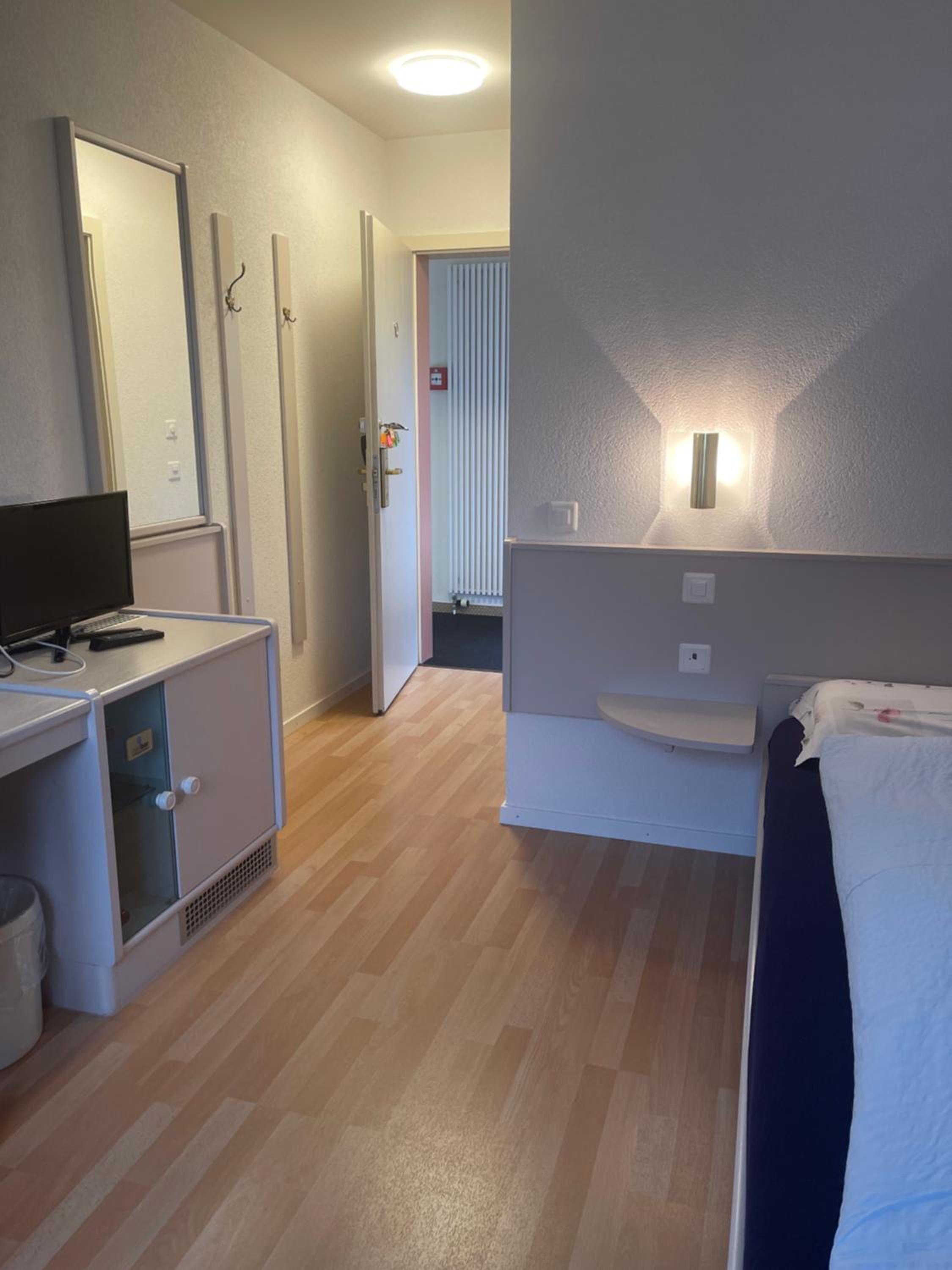 Single Room photo 3