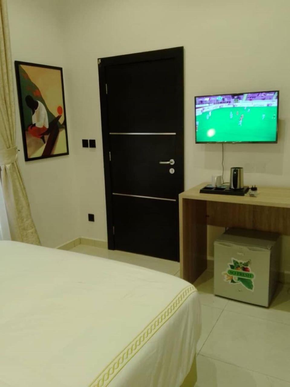 Deluxe Queen Room with Two Queen Beds photo 2