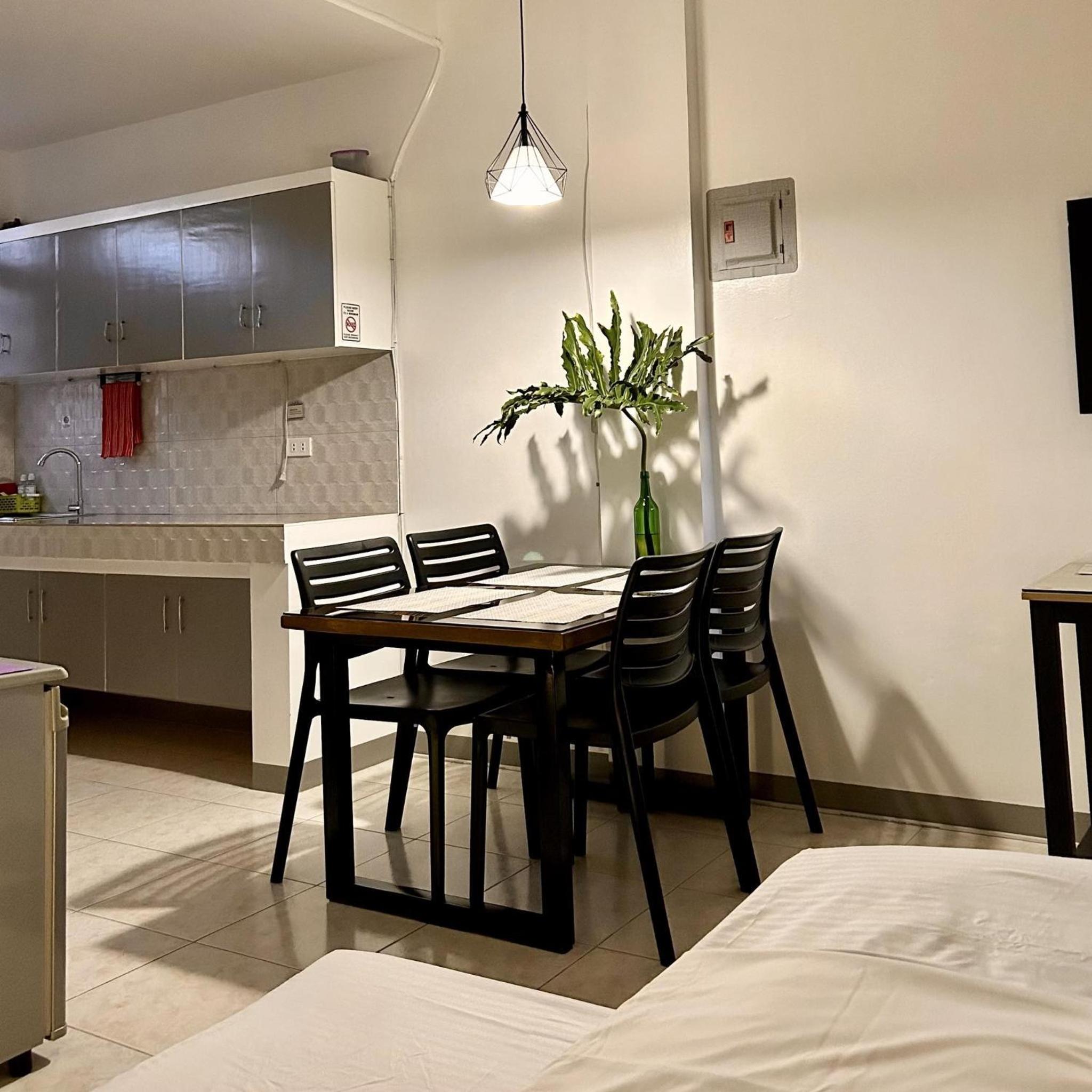 Studio Apartment - Photo 27