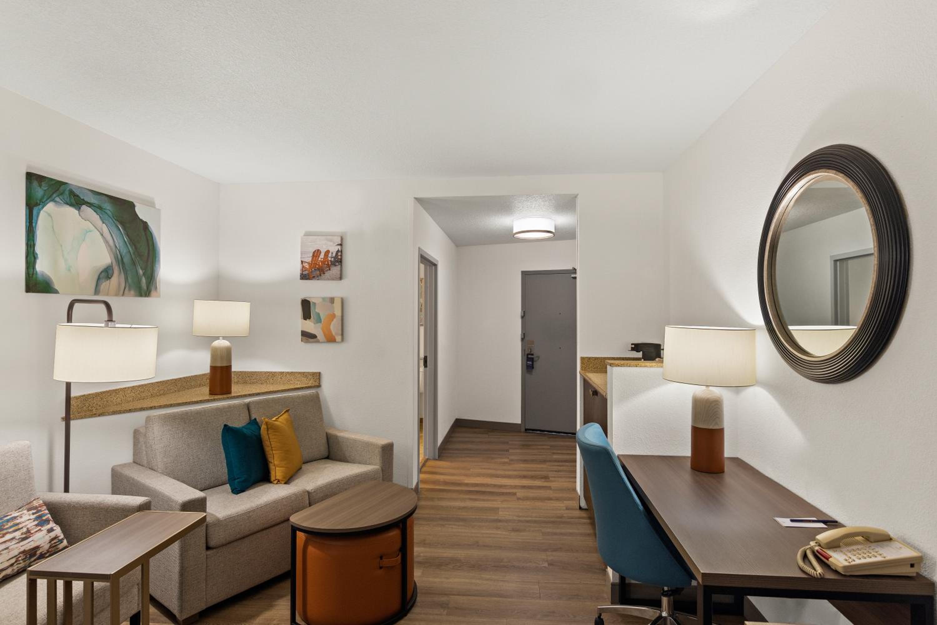 King Suite with Hand Rails-Bathroom - Accessible/Non-Smoking - Photo 2