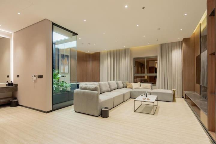 Apartment with Shower