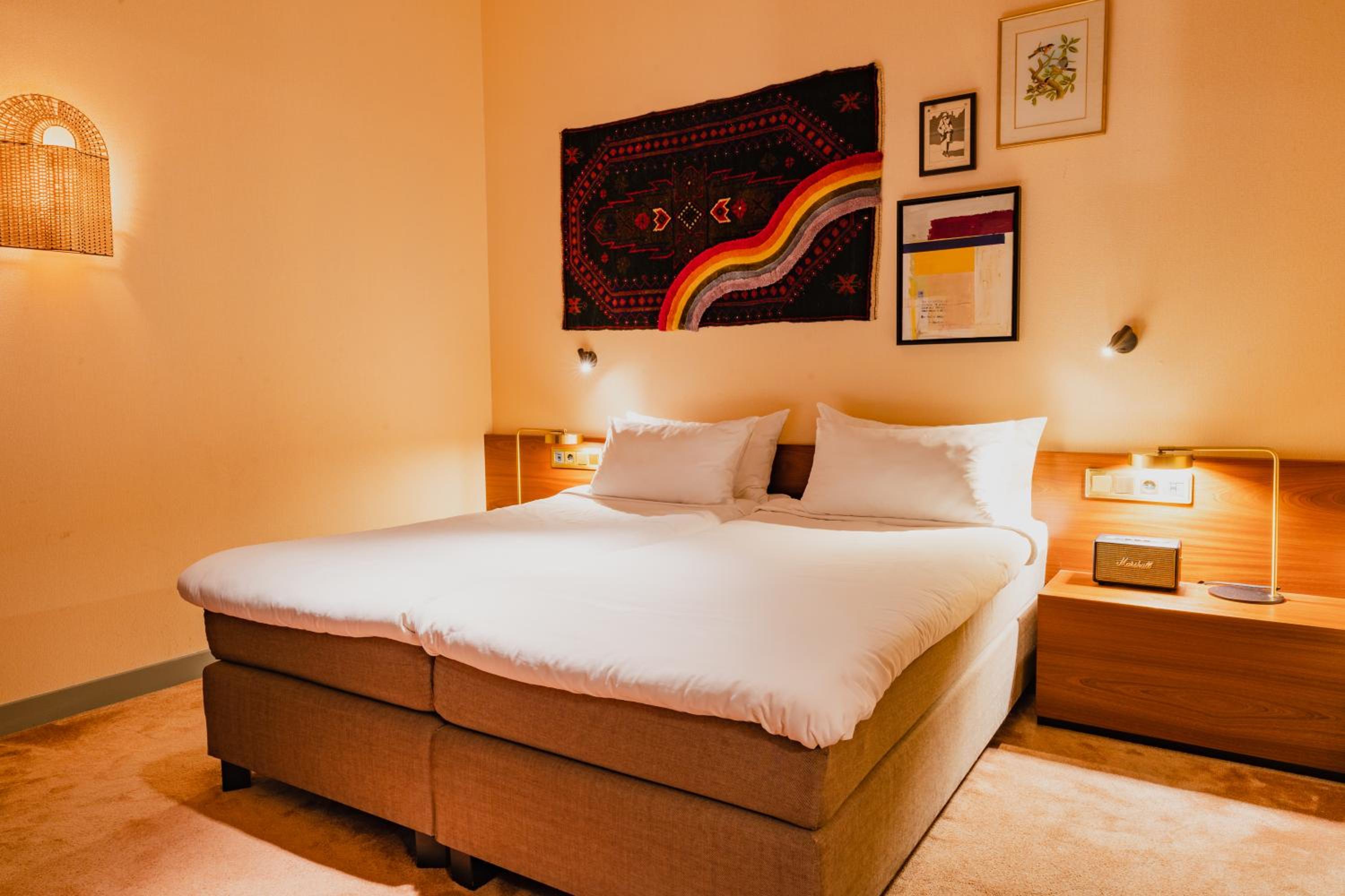 Indoor Double or Twin Room, No Direct Daylight photo 2