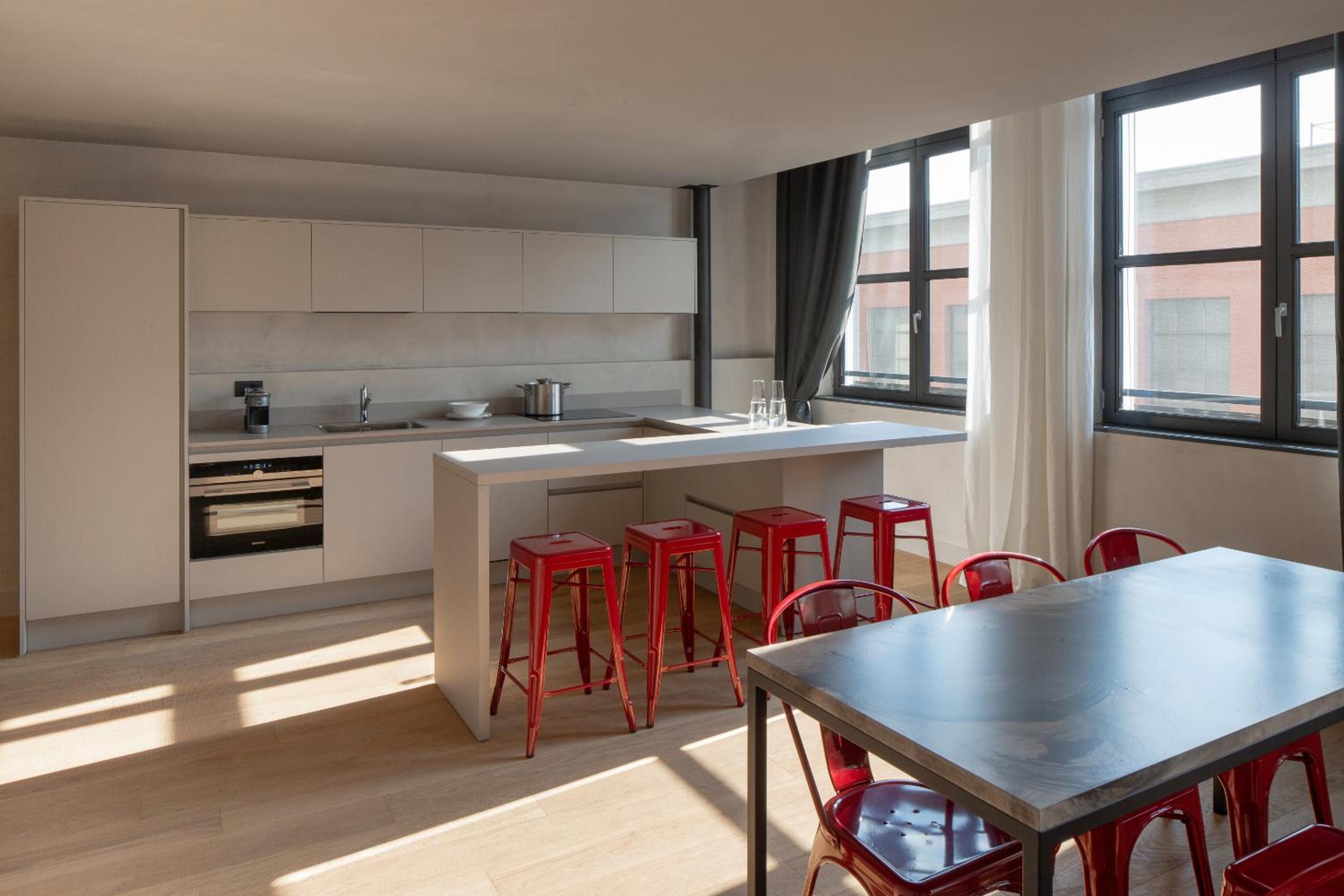 Apartment with Mountain View - Photo 10