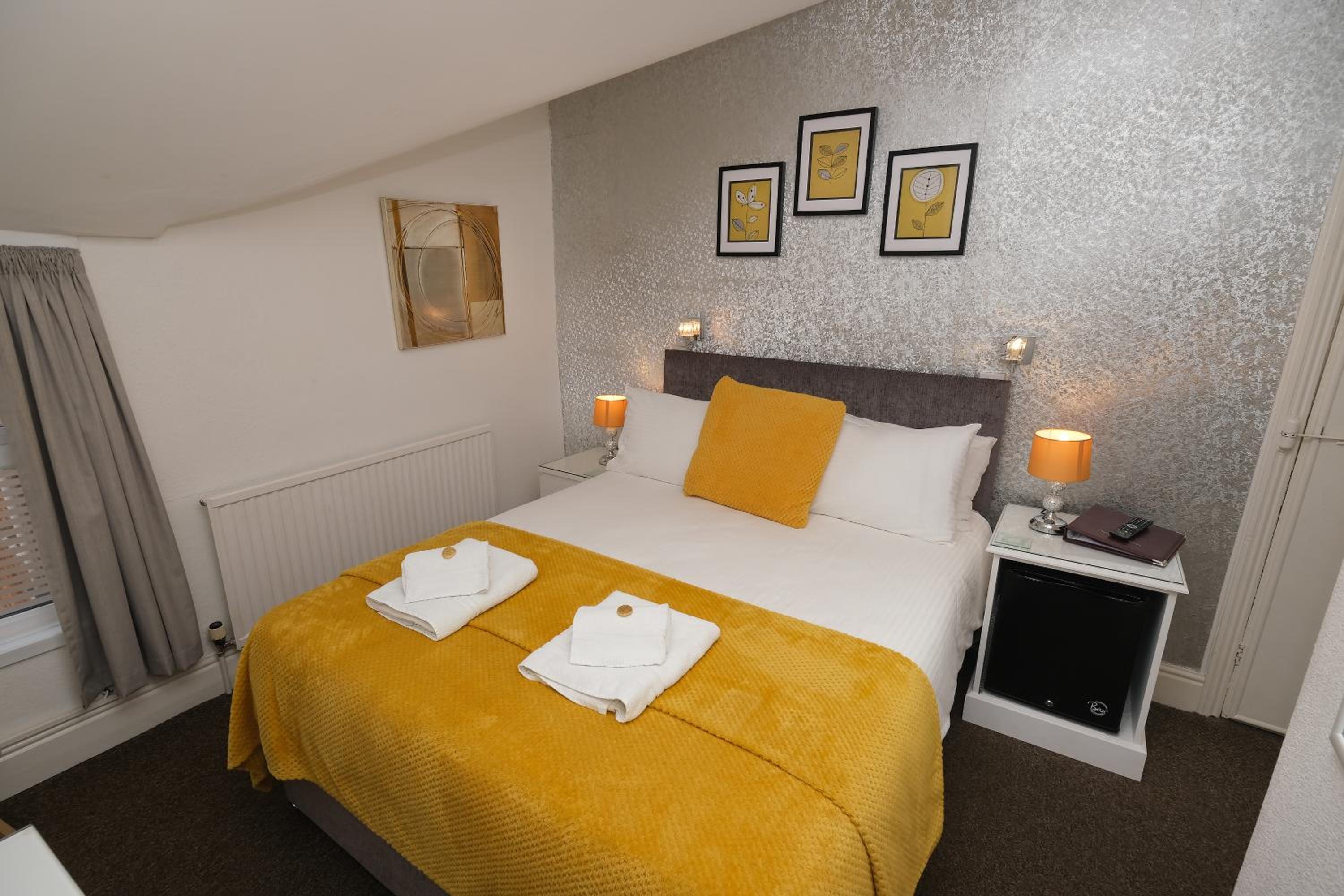 Standard King Room photo 2