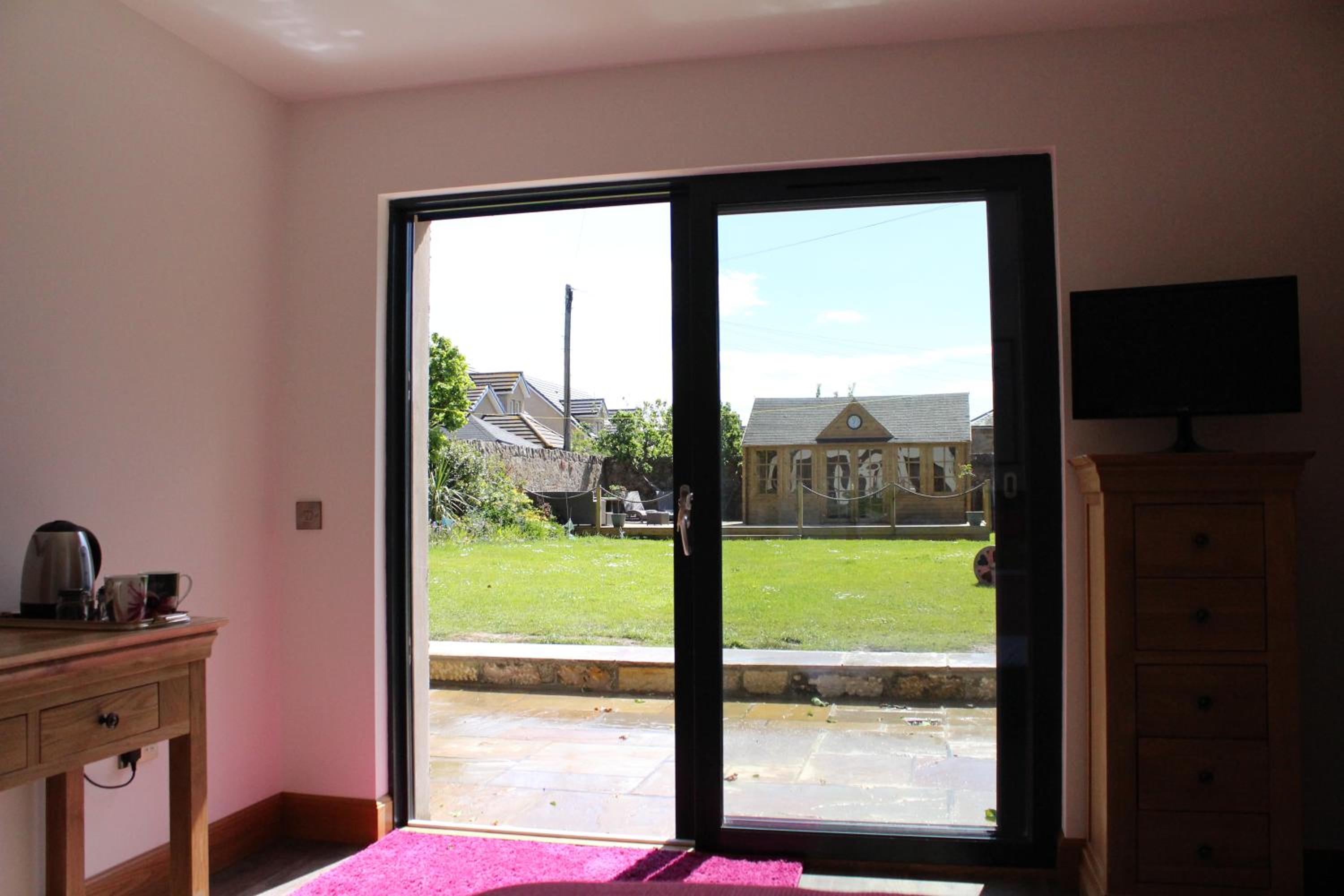 Deluxe Double or Twin Room with Garden View photo 3