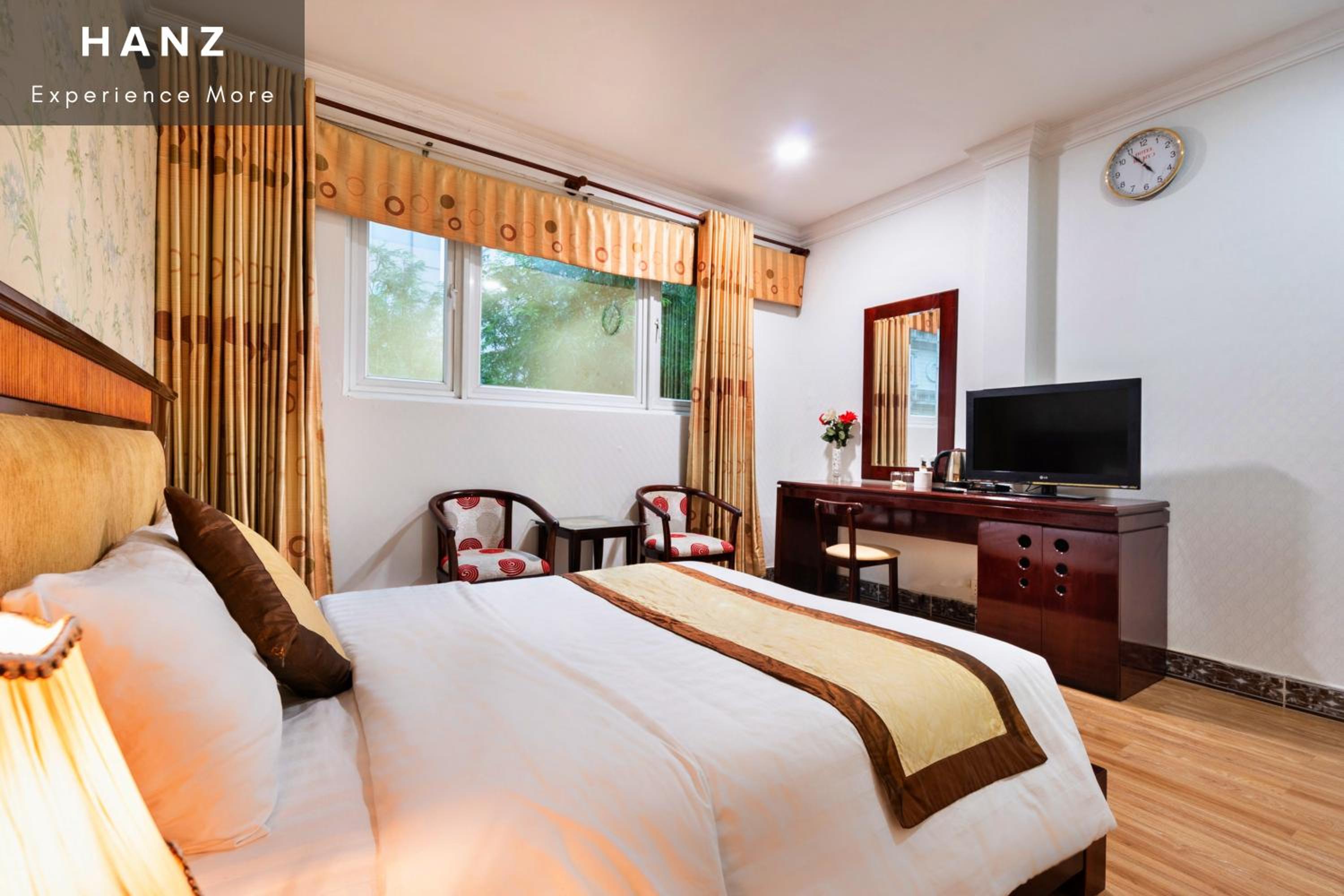 Deluxe Queen Room