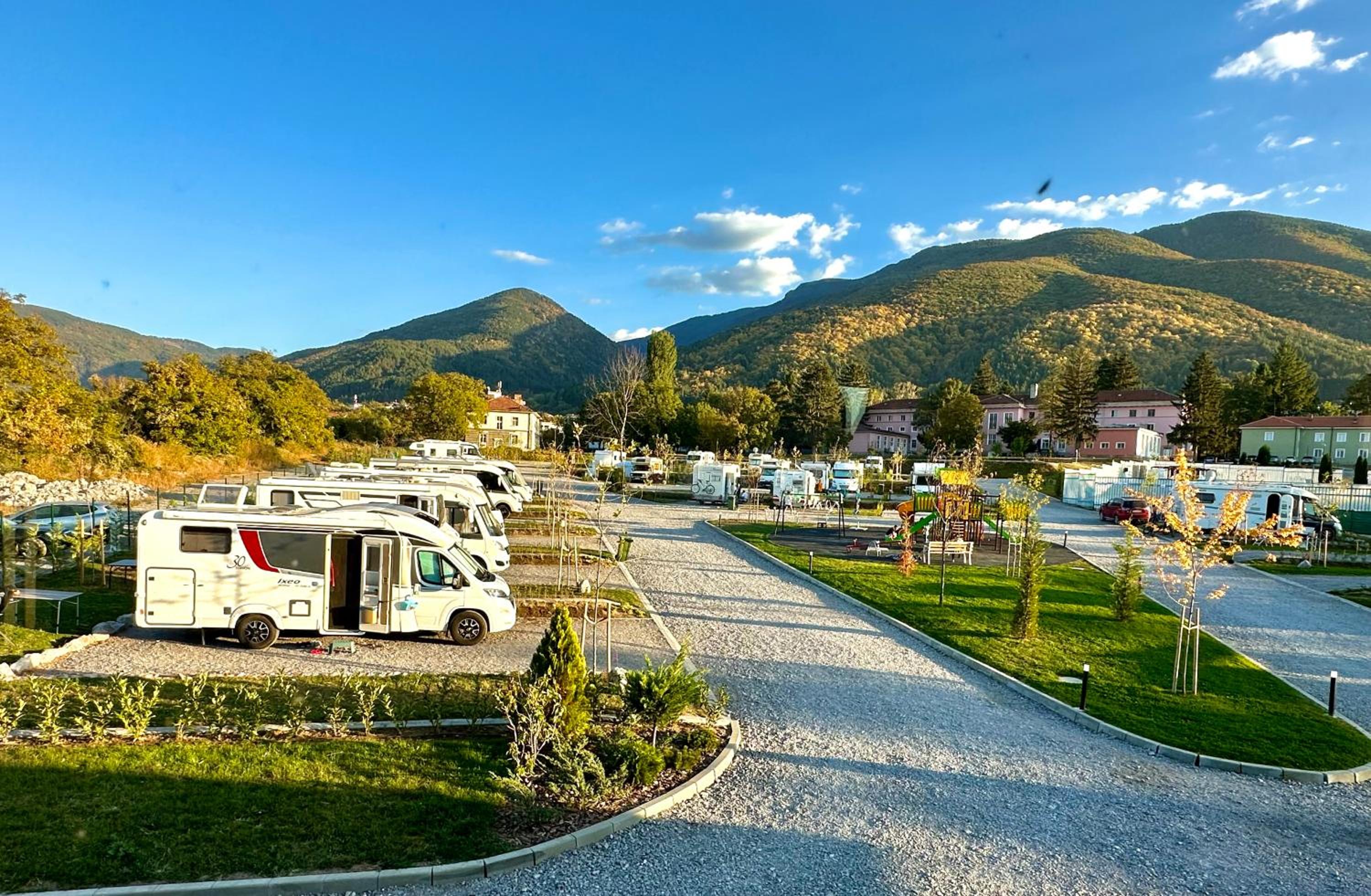Empty lot - camper/caravan 100m2 photo 2