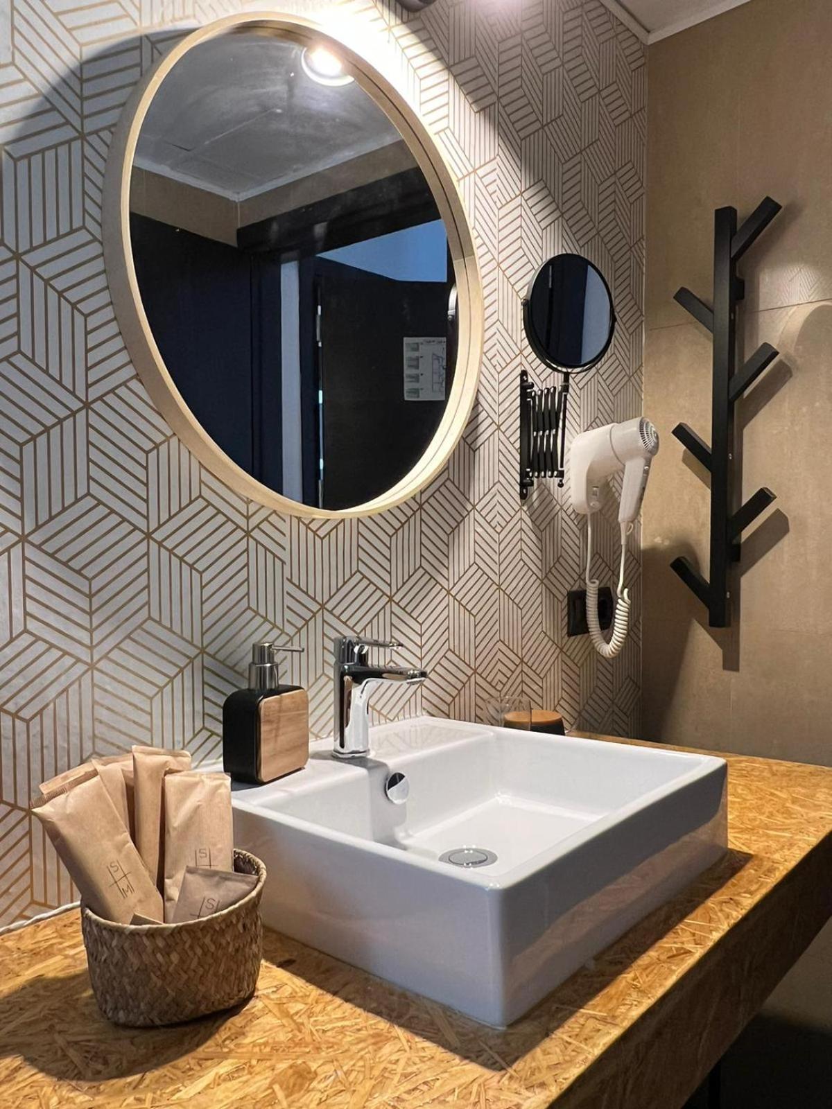 Double or Twin Room - Photo 3
