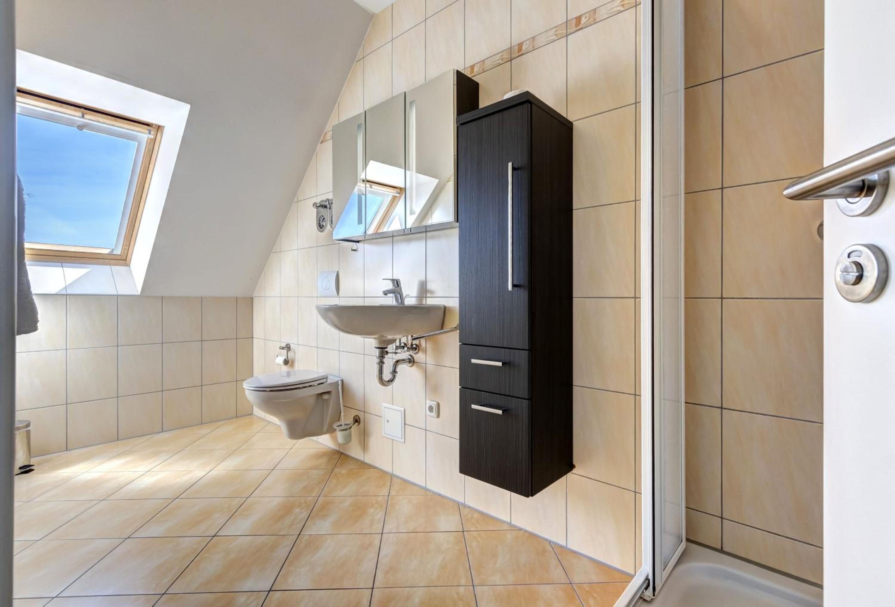 Two-Bedroom Apartment with Balcony photo 3