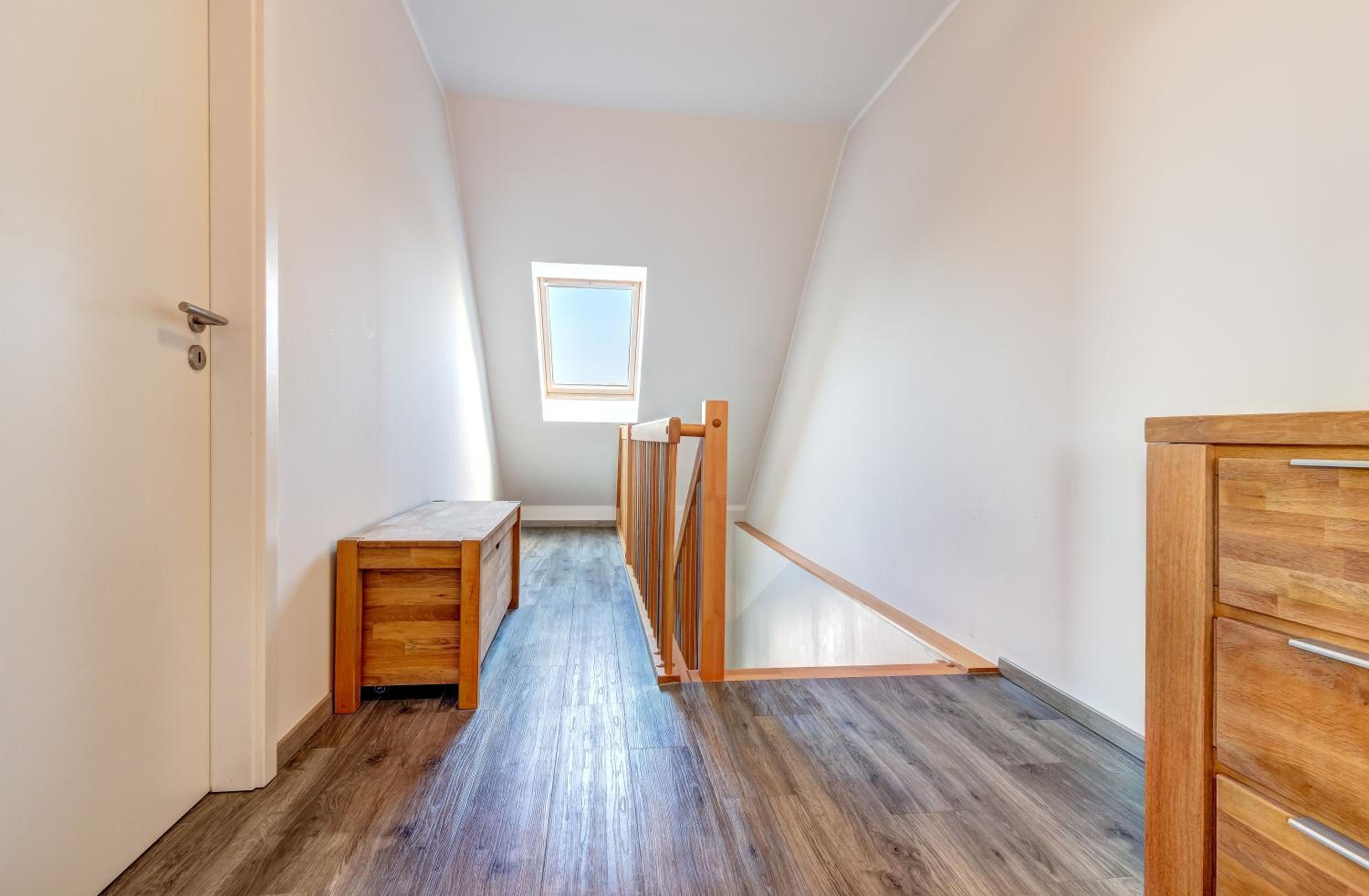 One-Bedroom Apartment photo 3