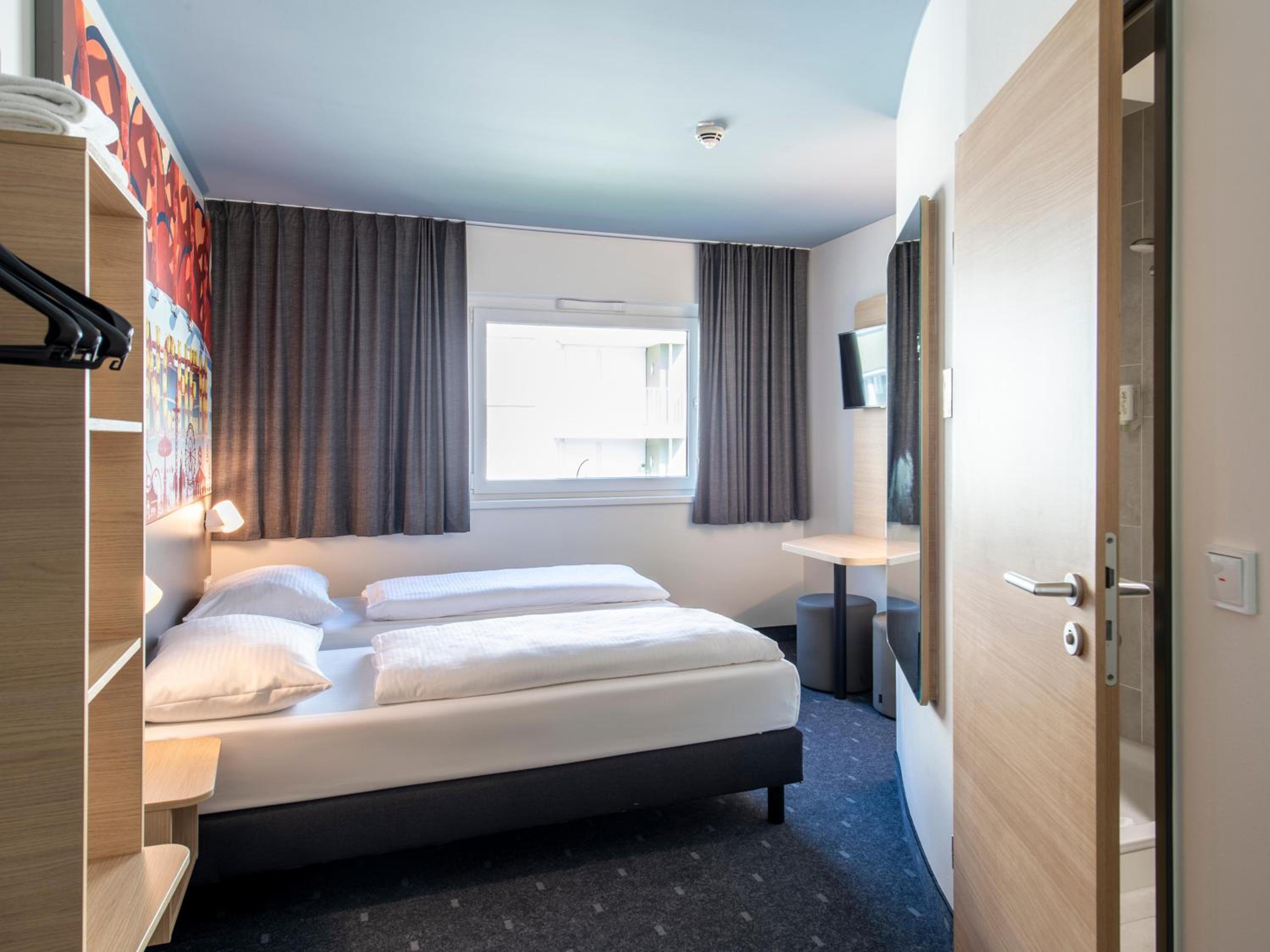 Twin Room - Photo 3