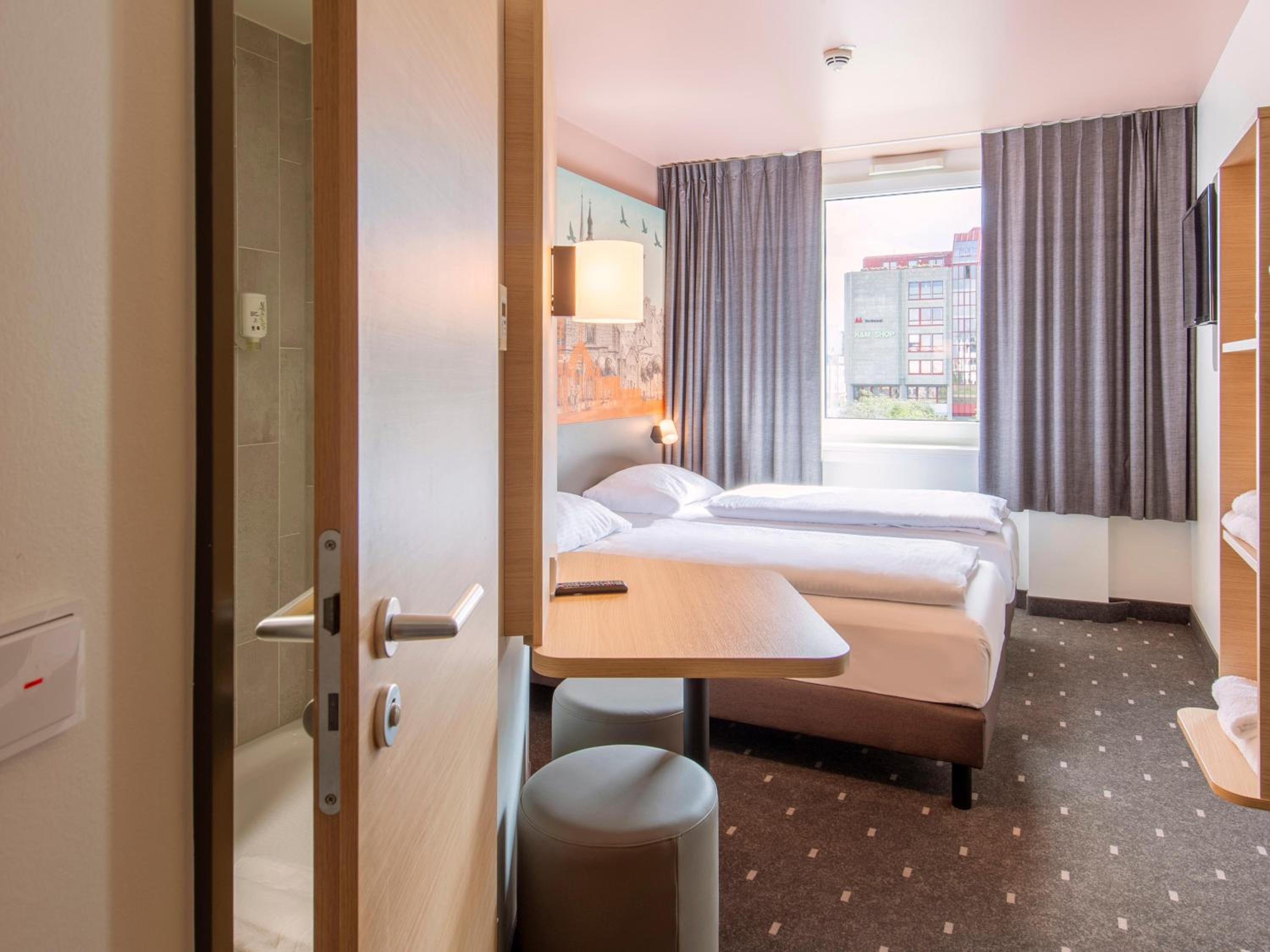 Twin Room - Photo 3