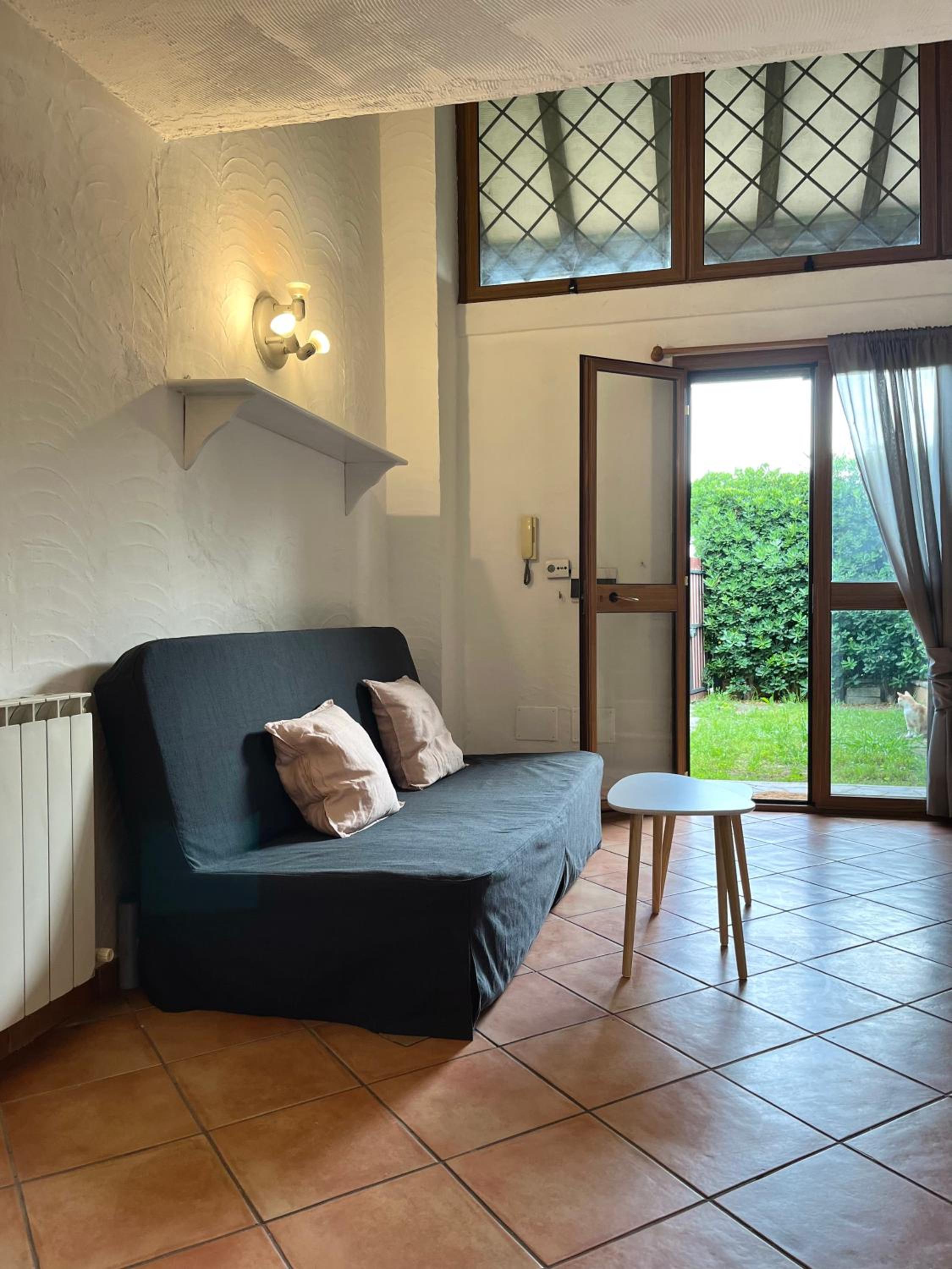 One-Bedroom House photo 1
