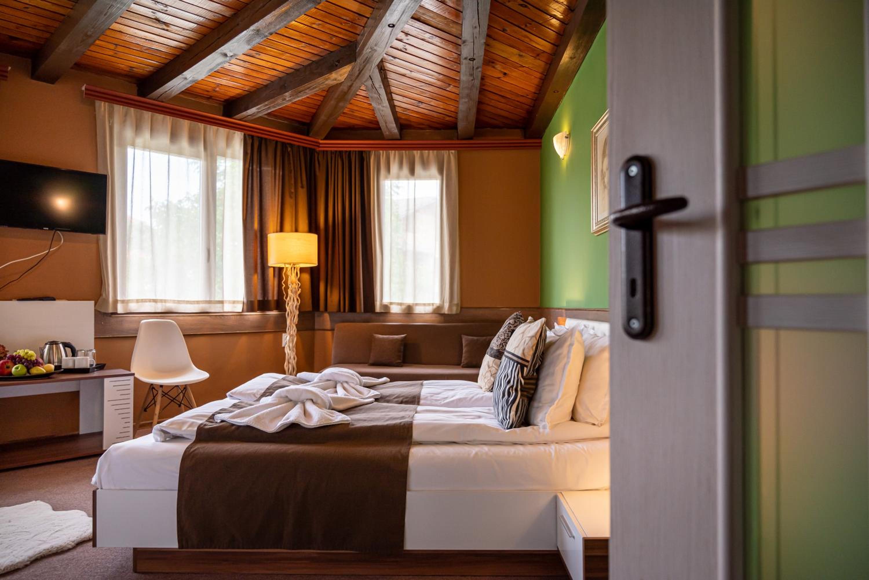 Deluxe room photo 1