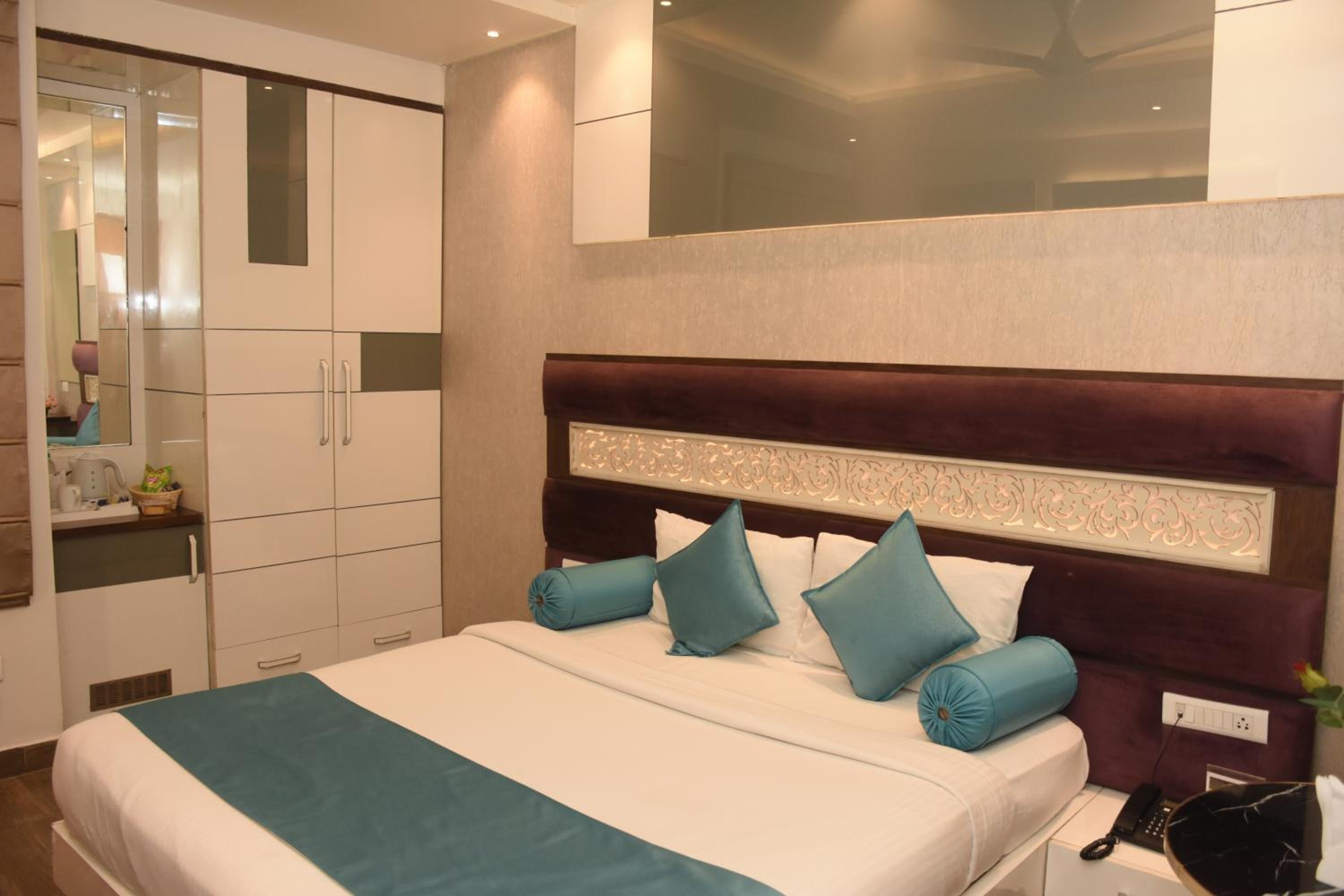 Deluxe Room - Photo 1