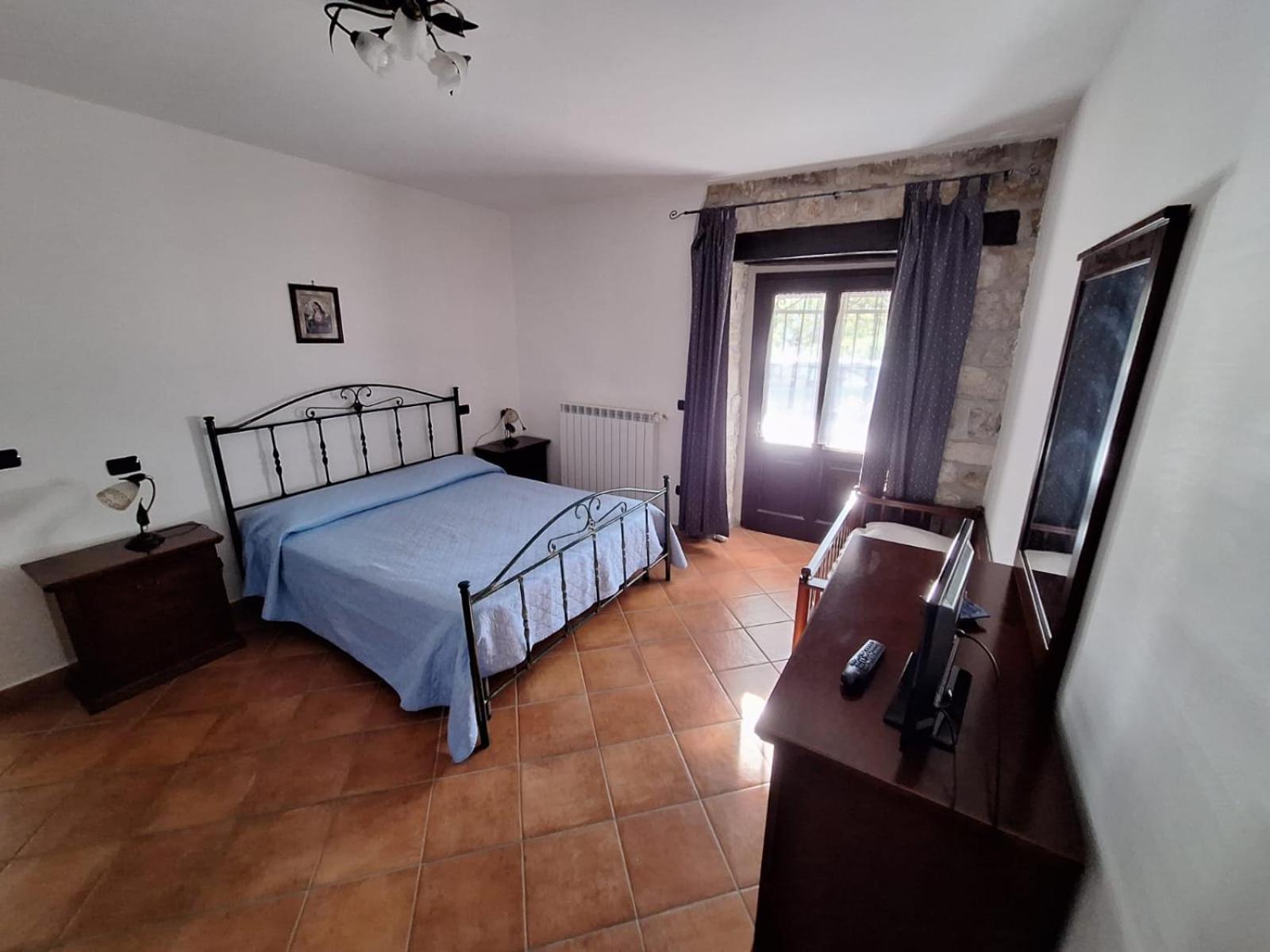 Double Room with Balcony (2 Adults + 1 Child) photo 2