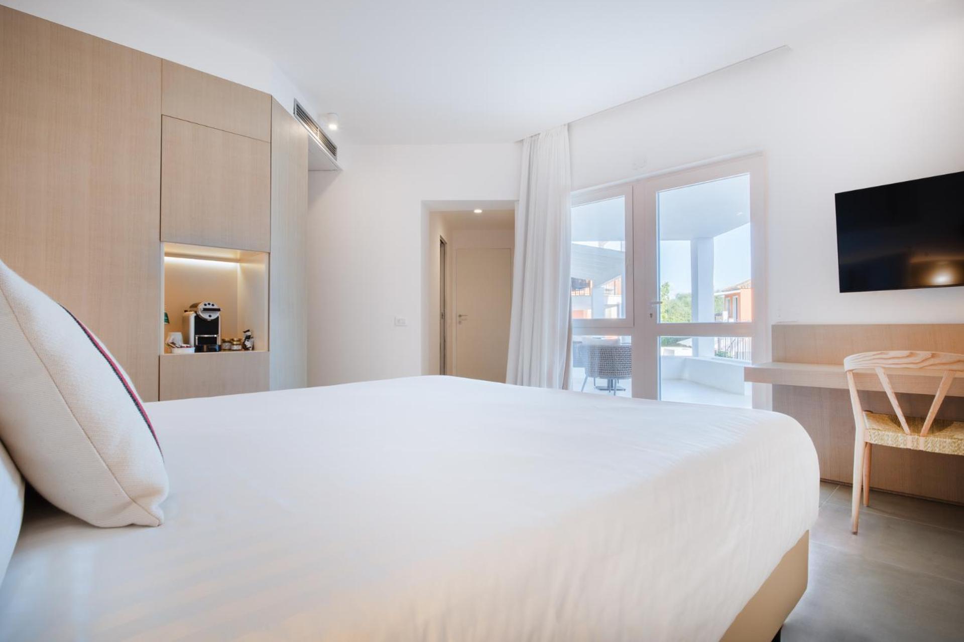 Deluxe Double Room photo 2