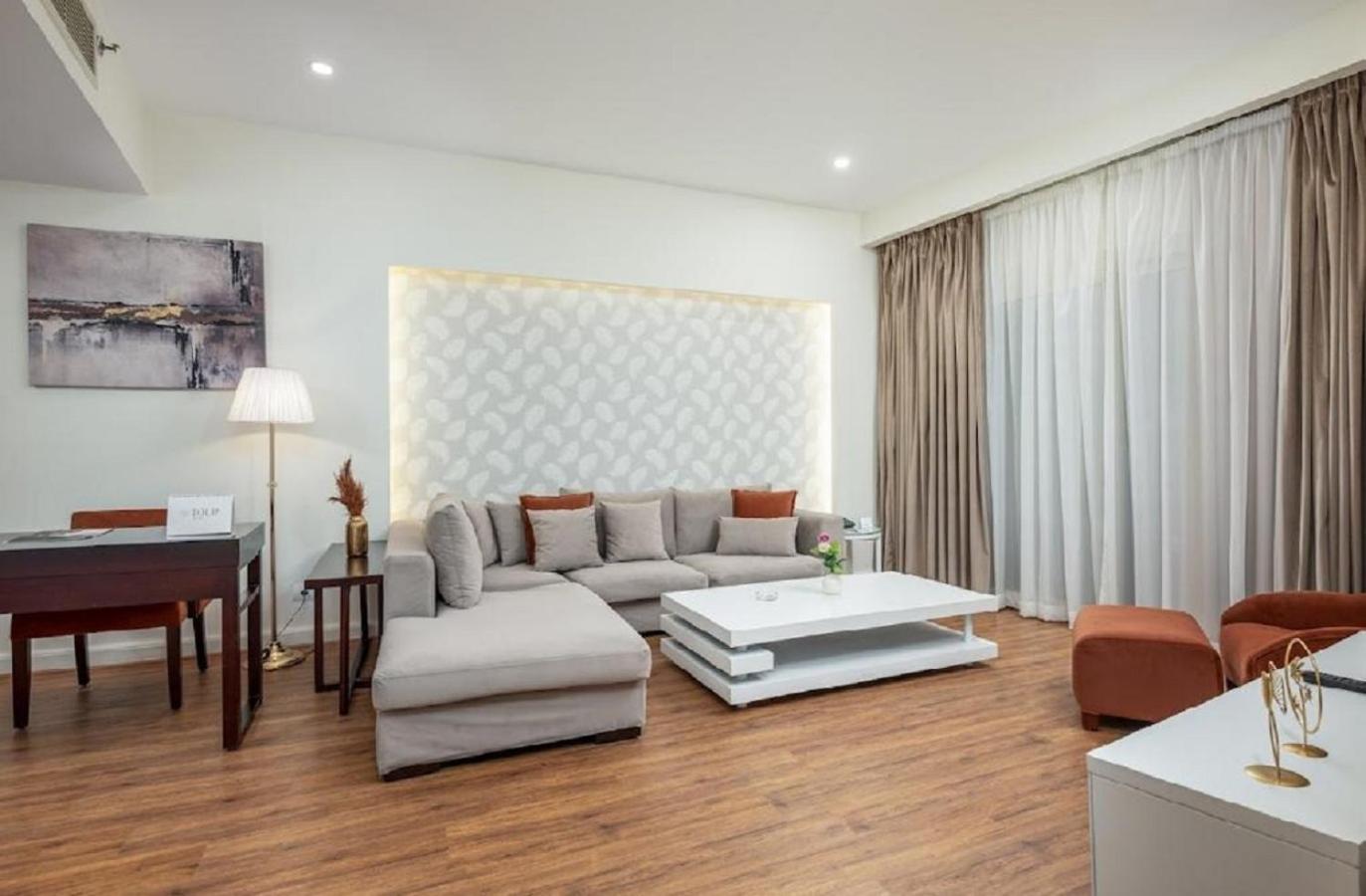 Presidential Suite thumbnail 6