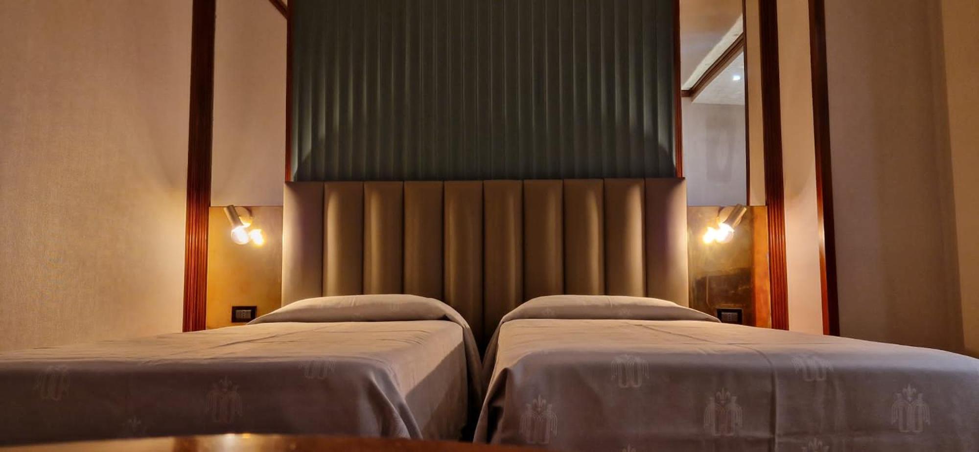 Standard Twin Room - Photo 3