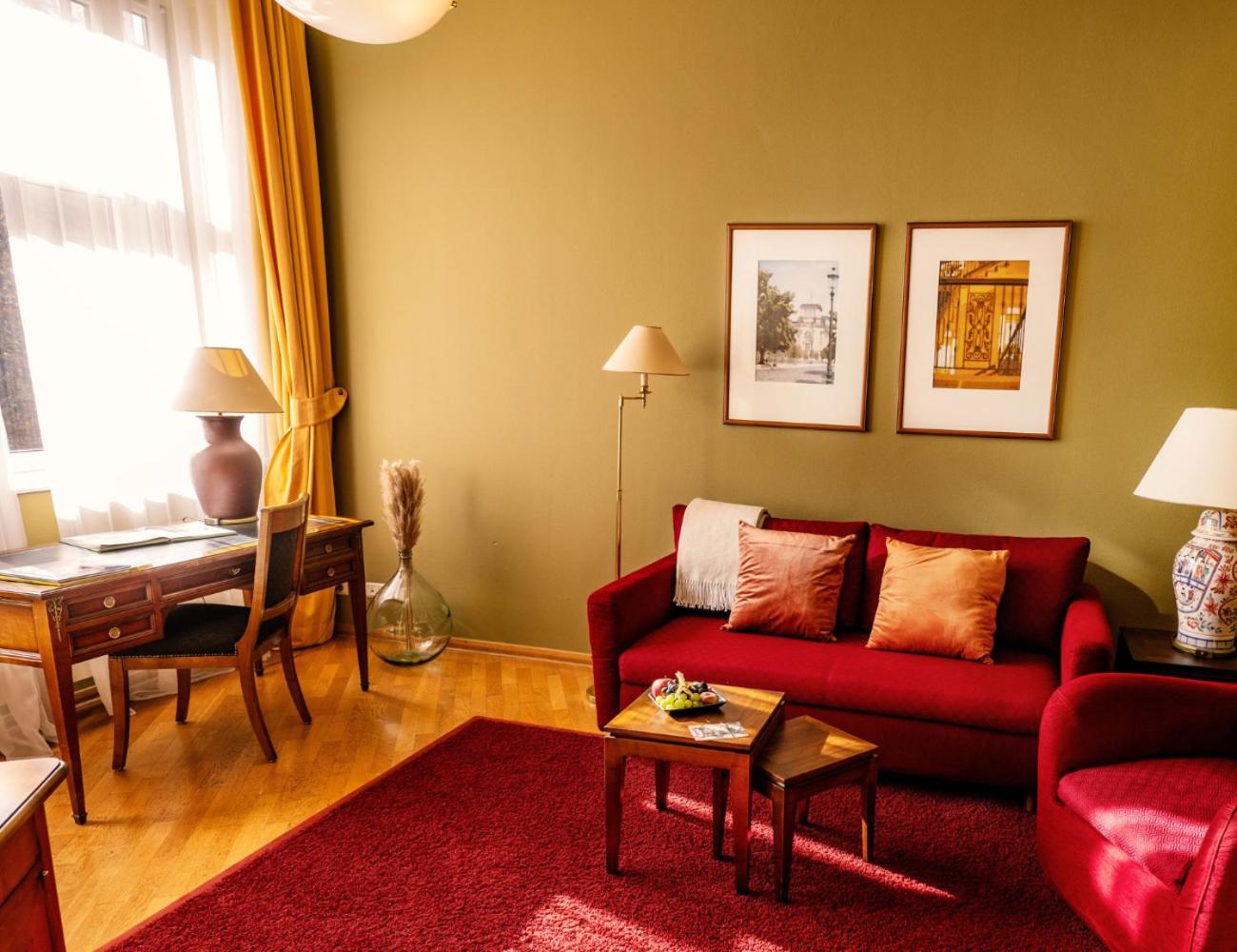 Deluxe Suite