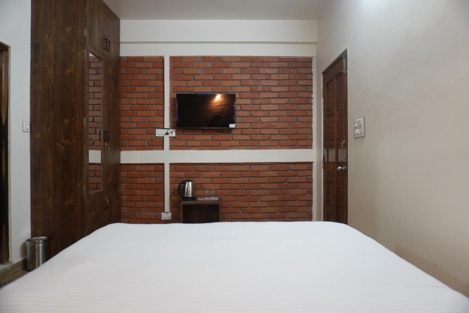 Queen Room With Balcony photo 1