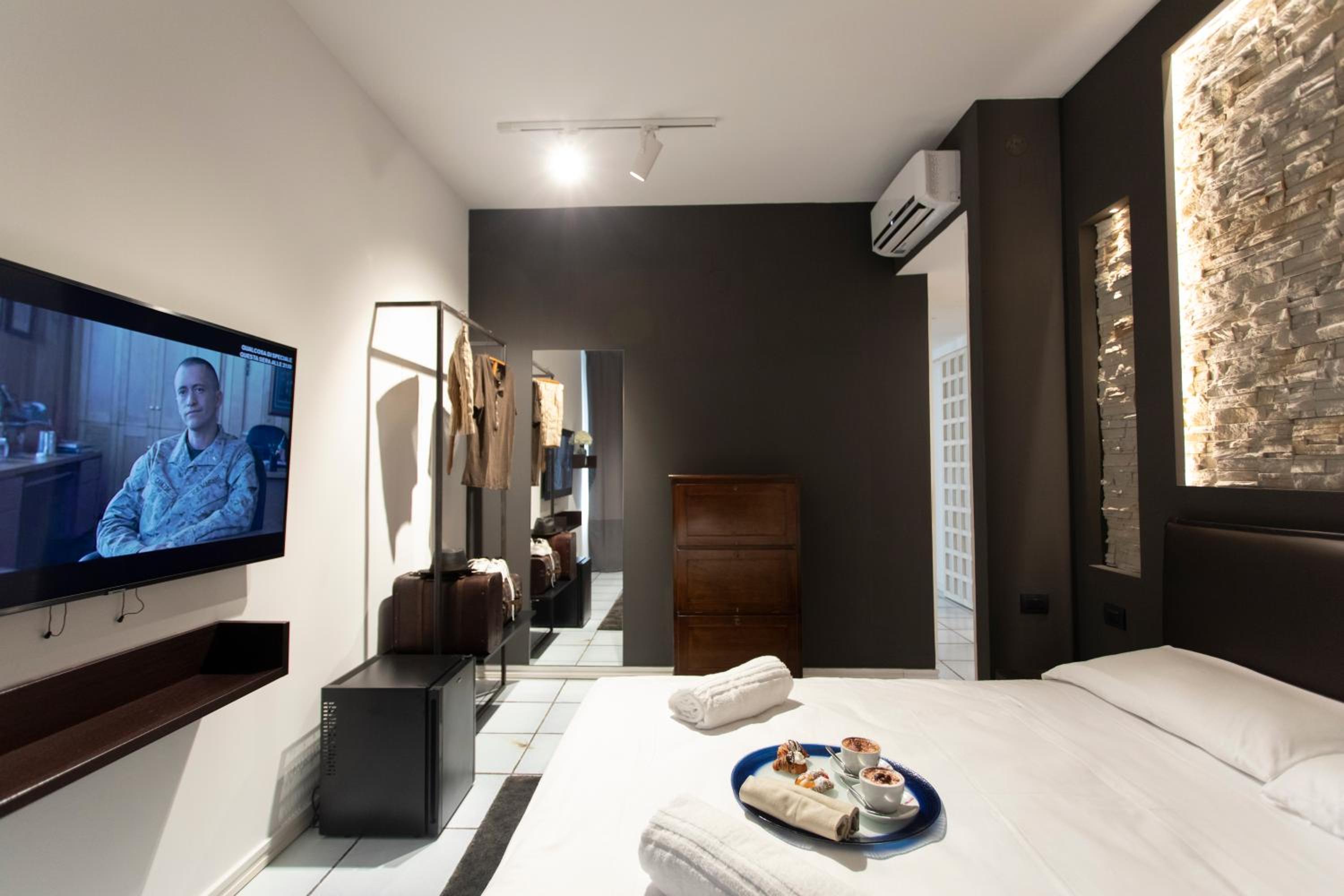 Deluxe Room (2 Adults + 1 Child)