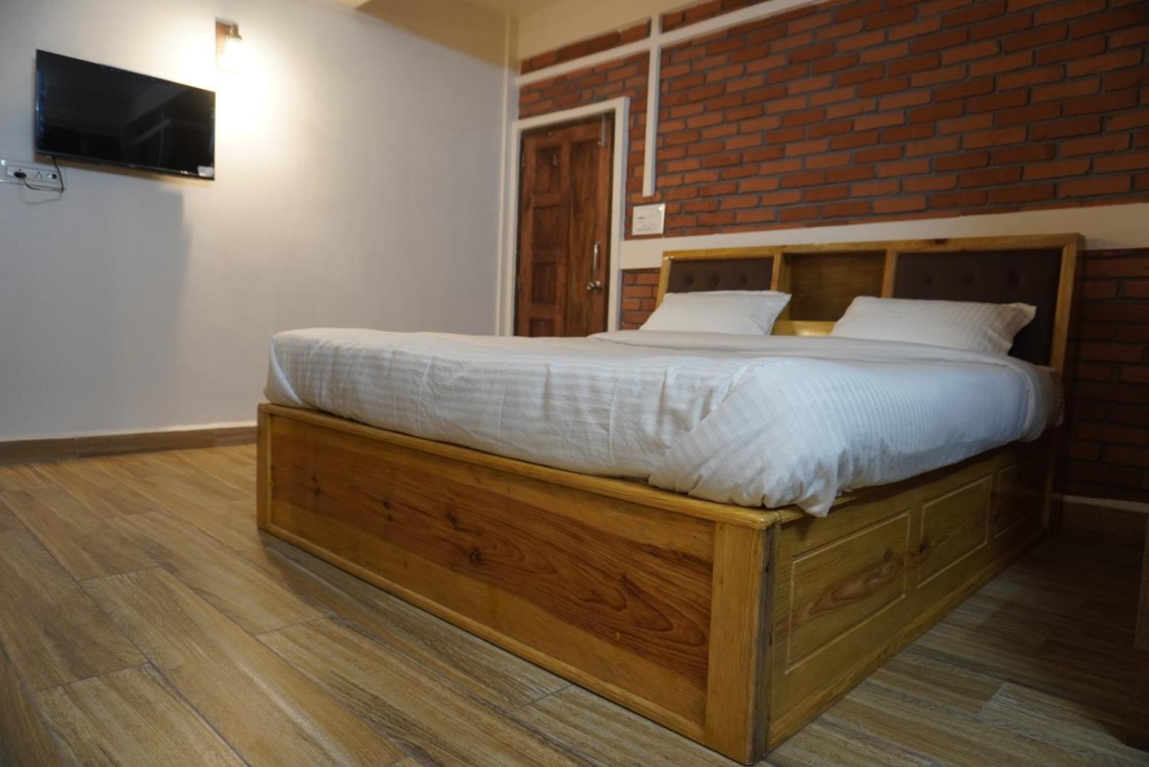 King Room with Balcony photo 1