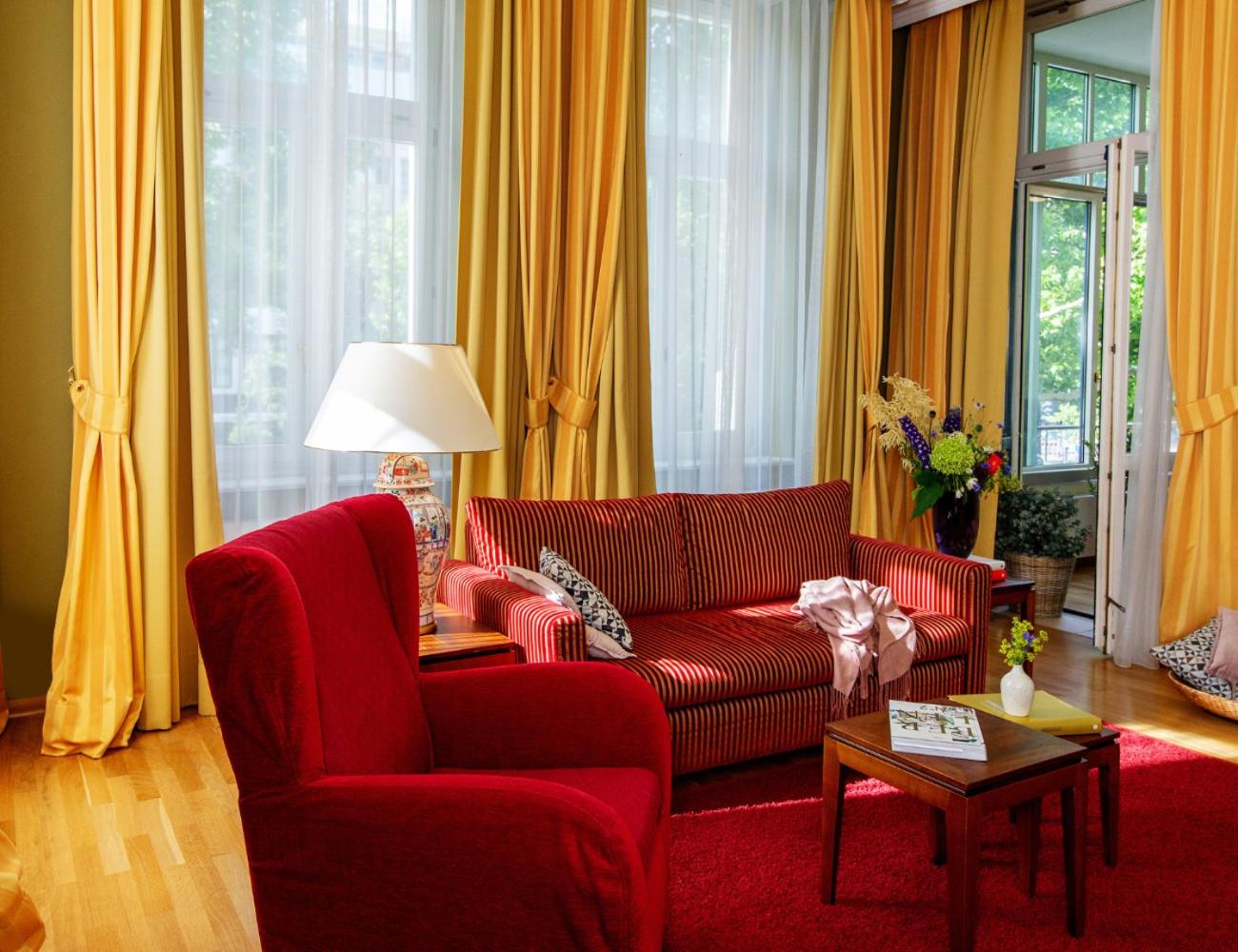 Deluxe Suite