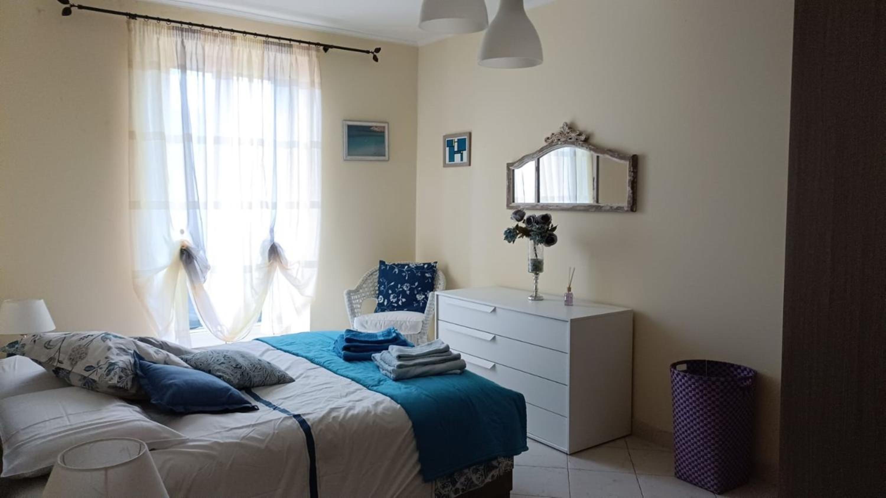 One-Bedroom Apartment photo 1