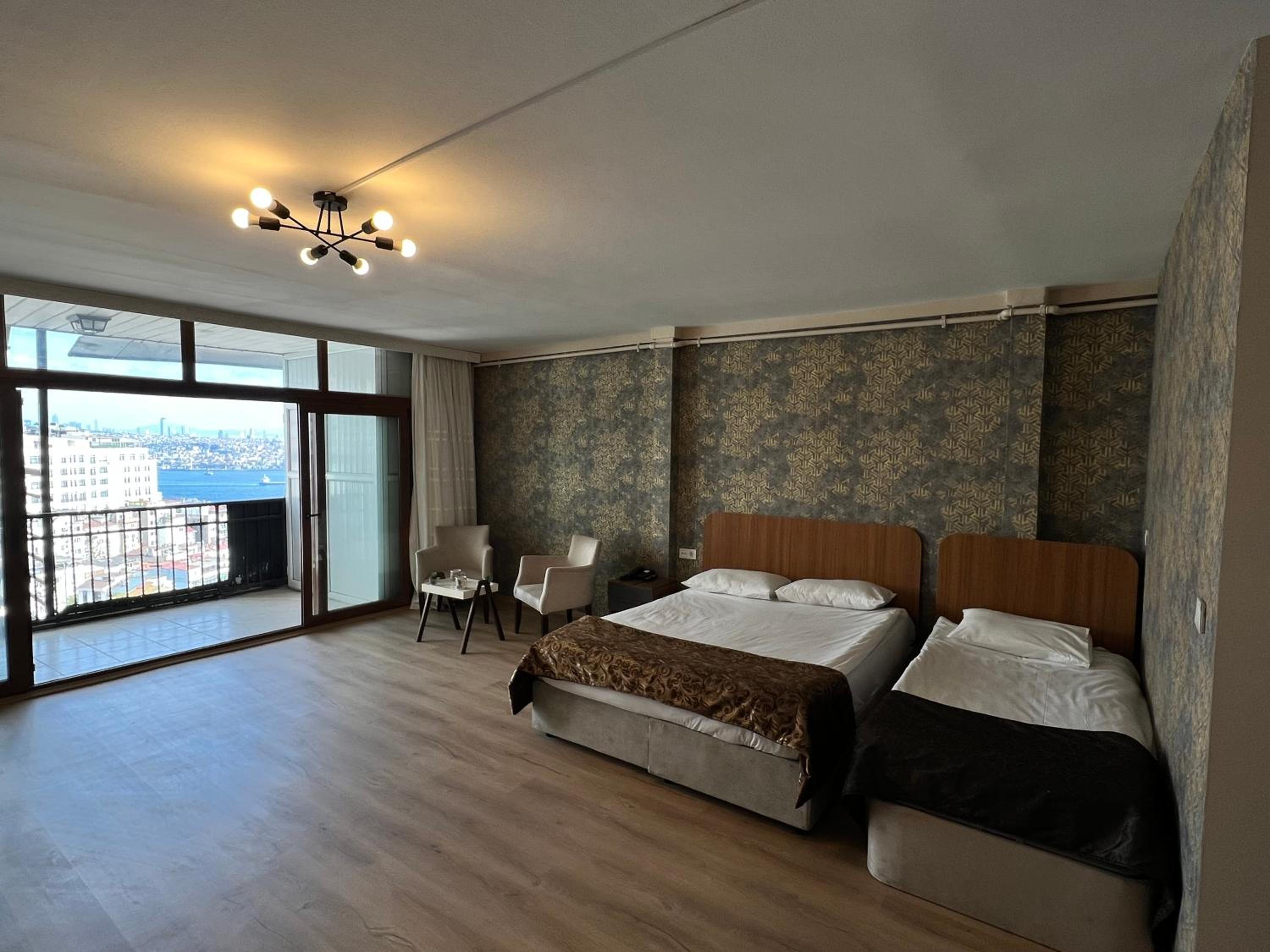 Triple Room with Terrace photo 3