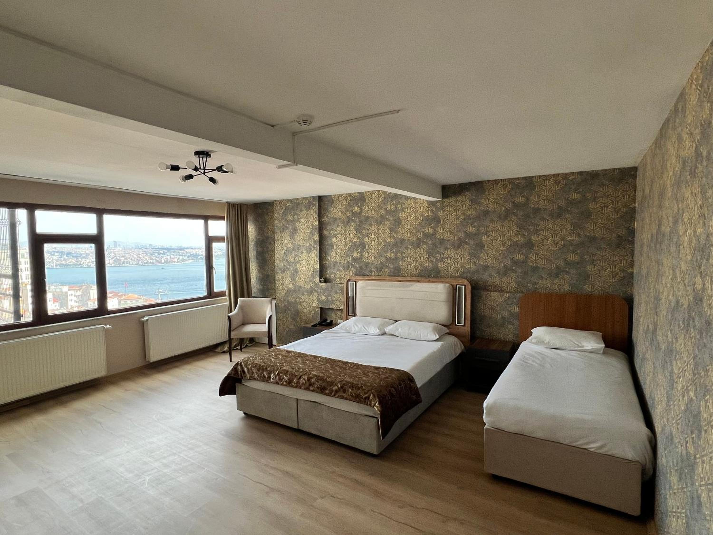 Deluxe Triple Room with Sea View photo 1