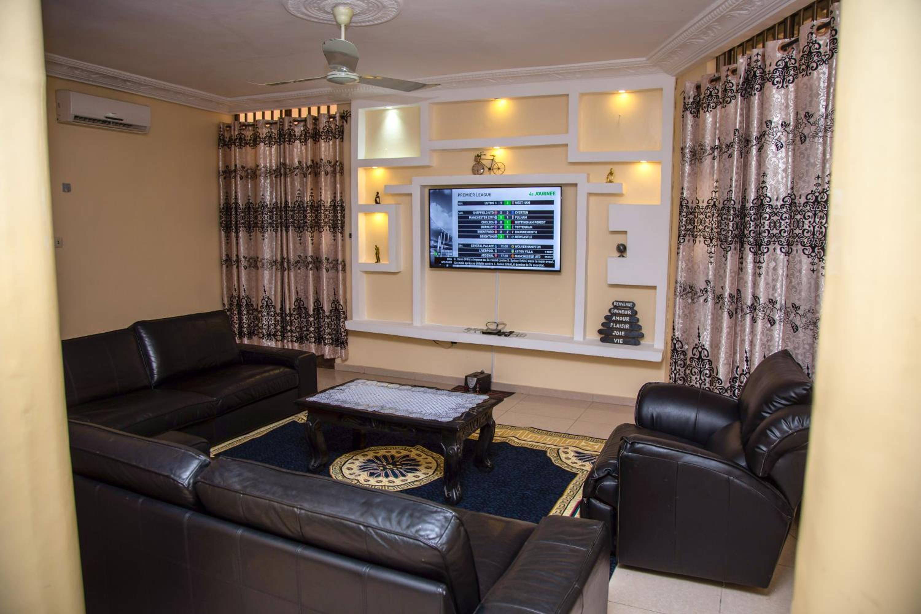 Apartment with Balcony photo 1