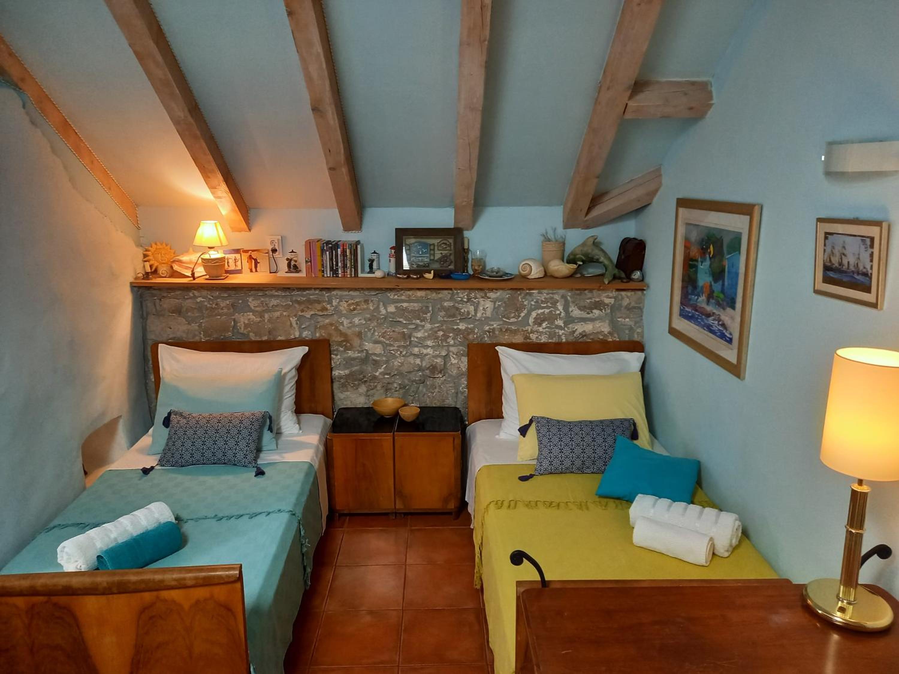 One-Bedroom House photo 1