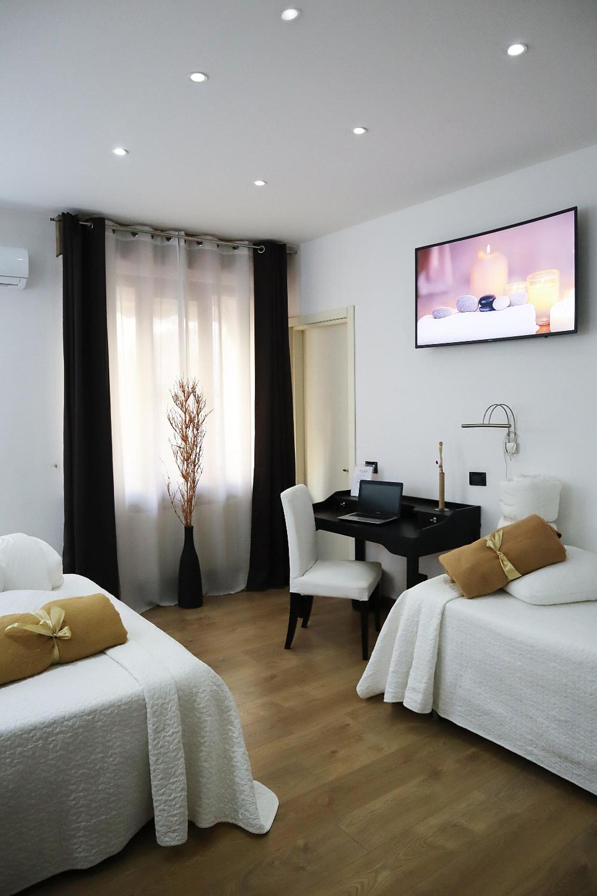 Superior Triple Room - Photo 8