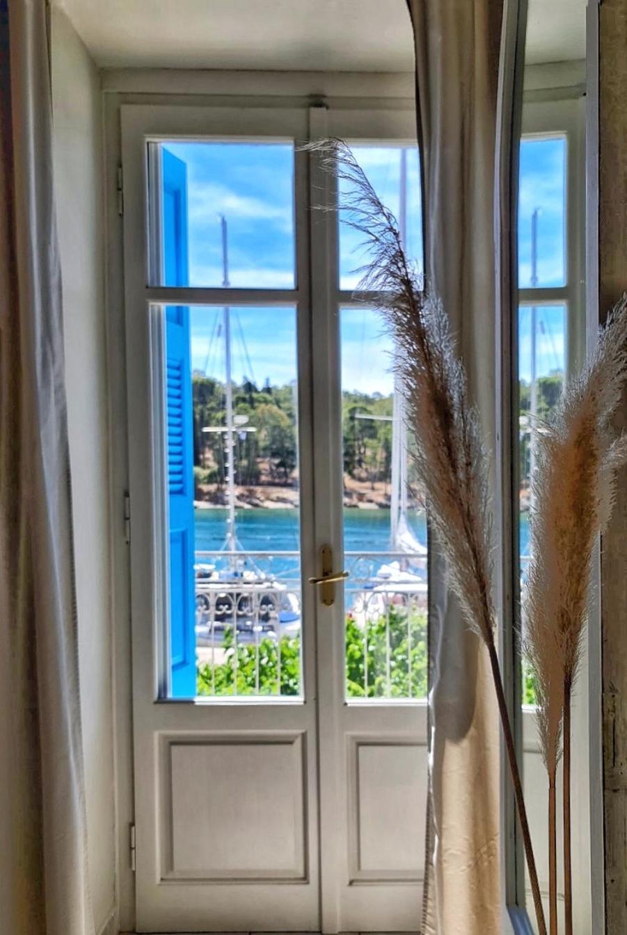 Standard Double or Twin Room with Sea View photo 3