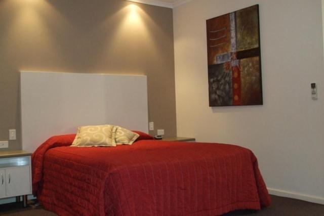 Queen Room - Photo 8